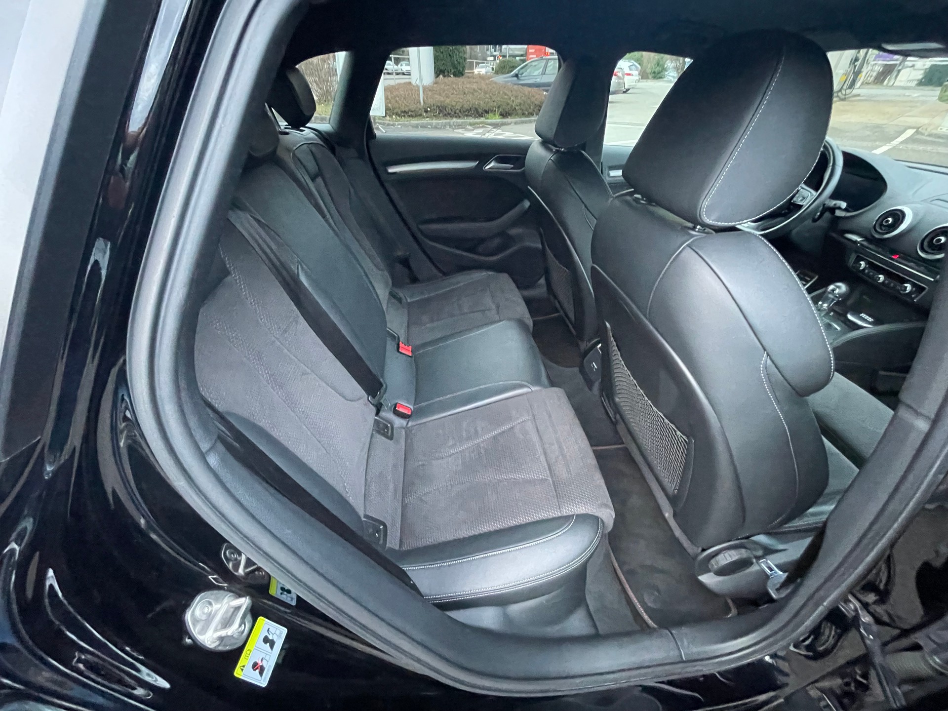 AUDI S3 Sportback 2.0 TFSI quattro S-tronic-image-6