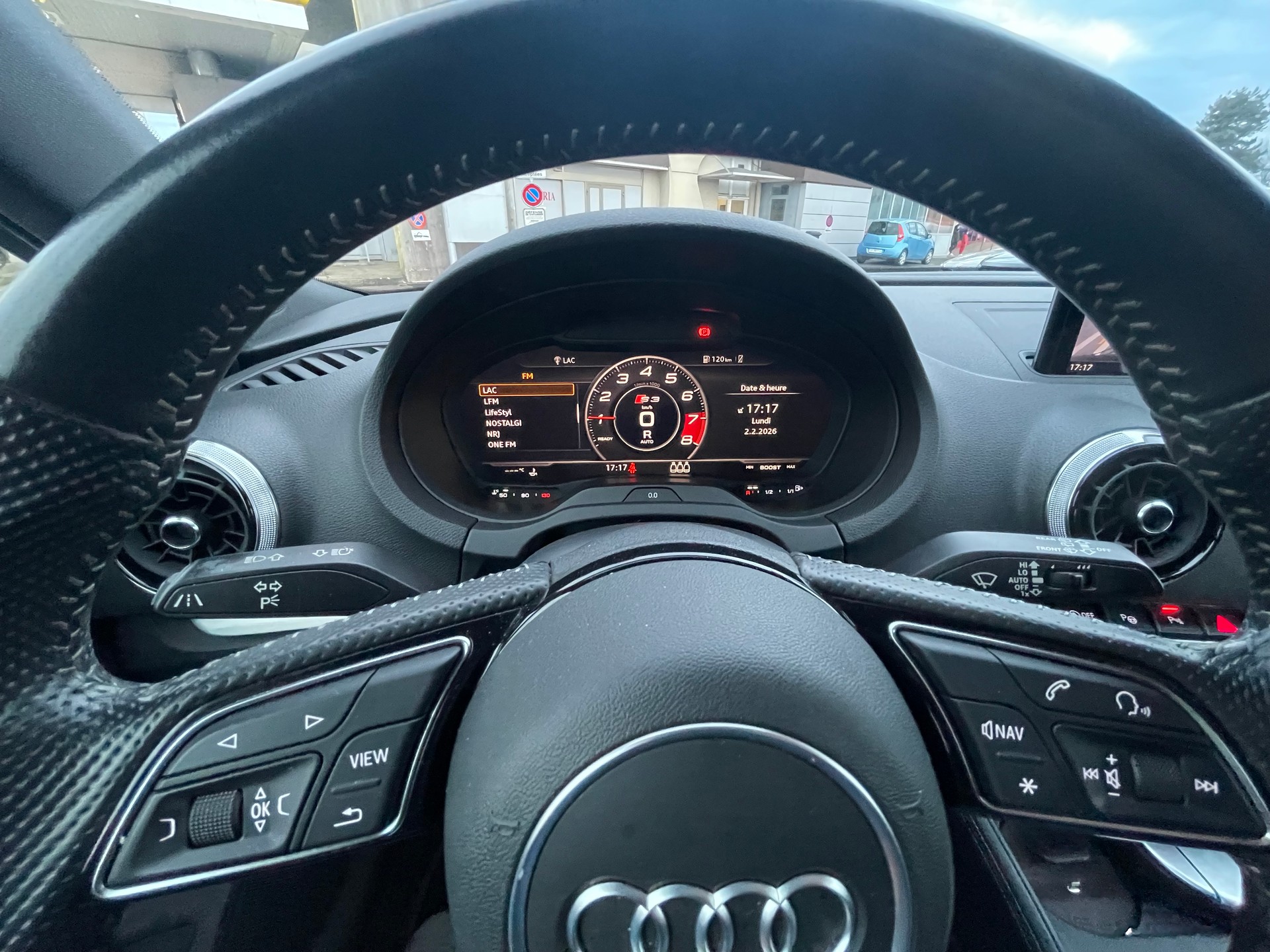 AUDI S3 Sportback 2.0 TFSI quattro S-tronic-image-11