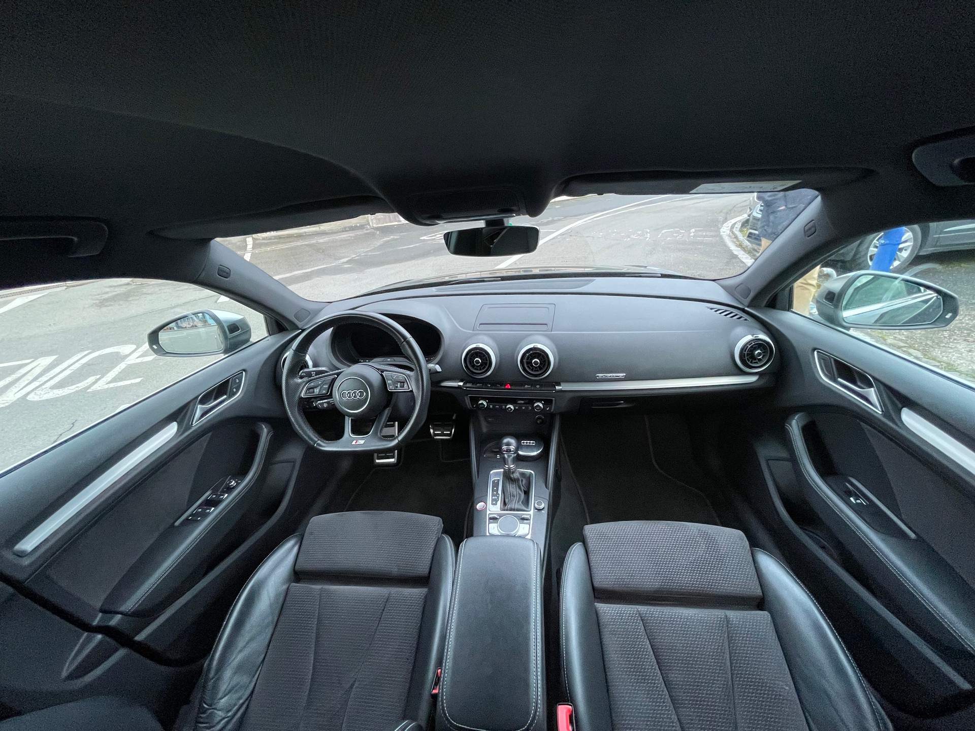 AUDI S3 Sportback 2.0 TFSI quattro S-tronic-image-7