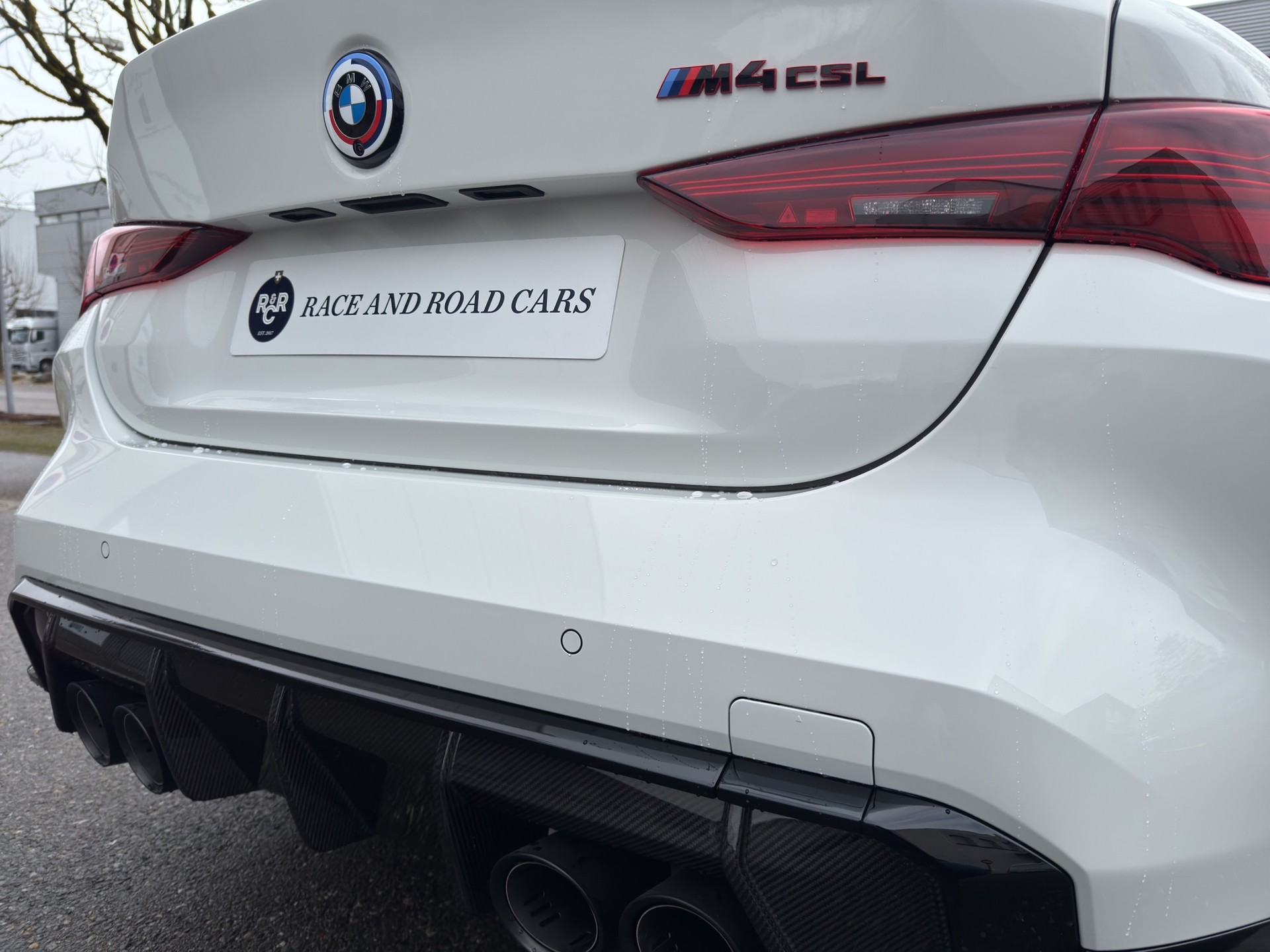 BMW M4 CSL Coupé-image-12