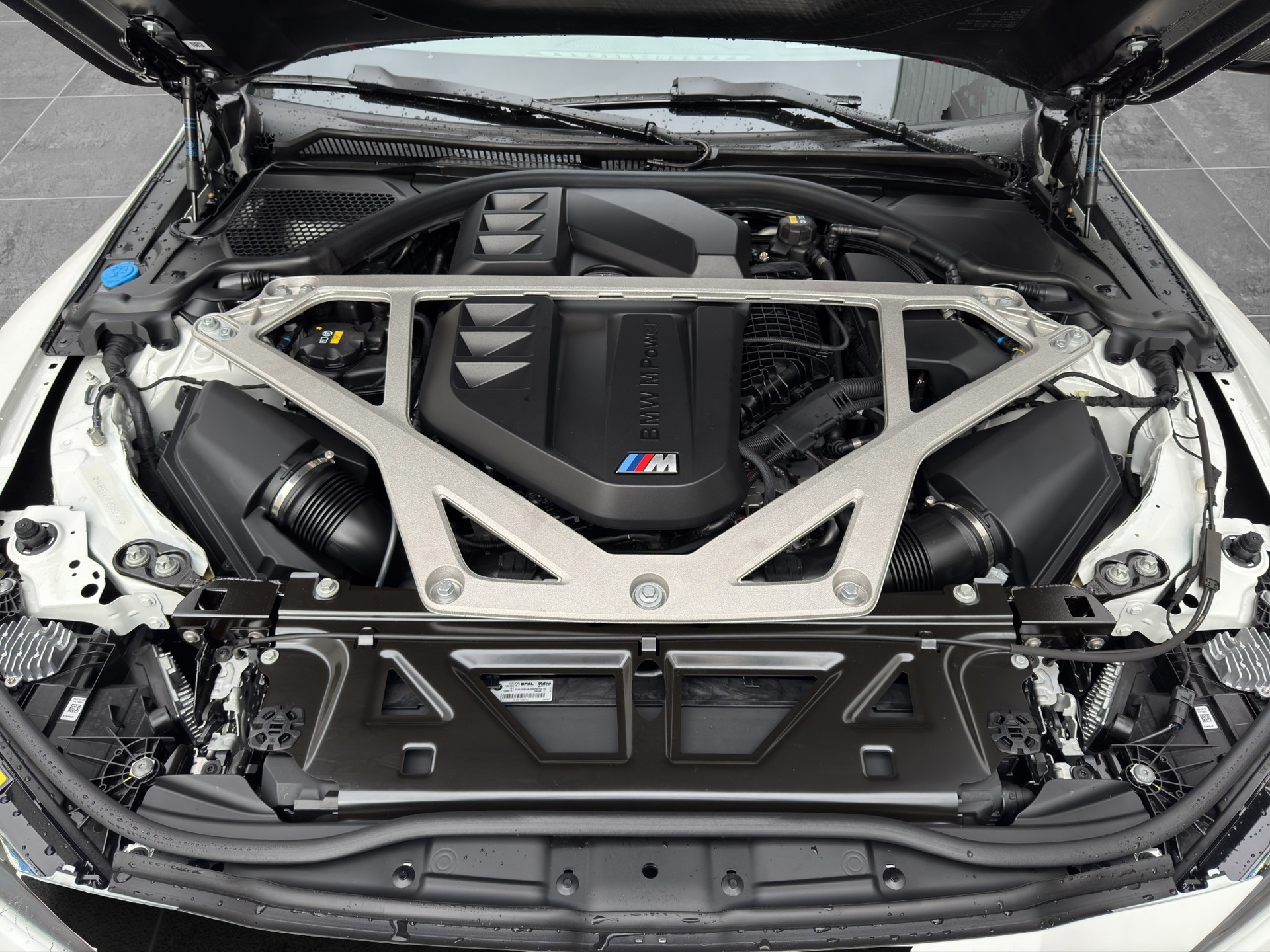 BMW M4 CSL Coupé-image-29