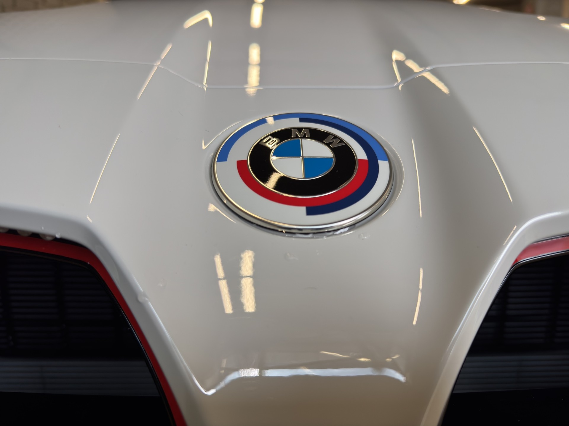 BMW M4 CSL Coupé-image-10