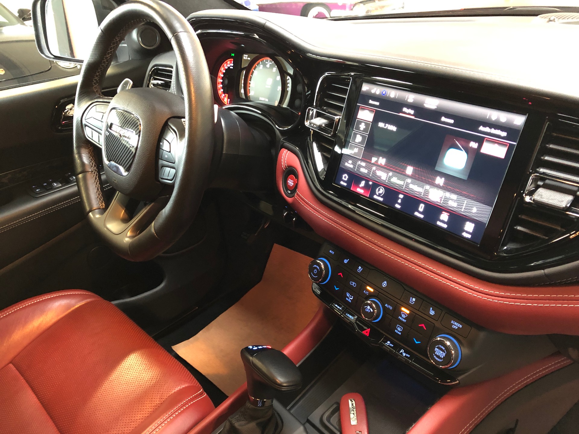 DODGE Durango SRT 6.2-V8 Hellcat AWD-image-30
