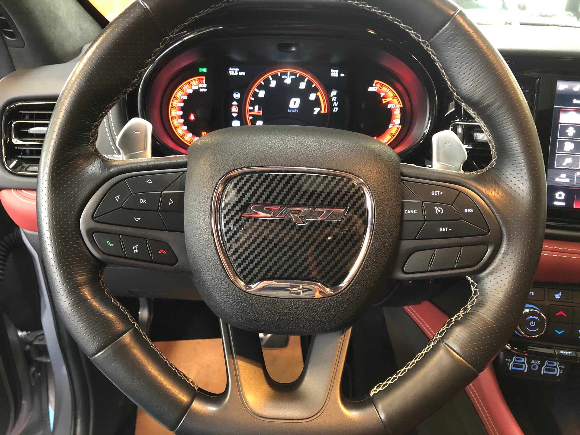 DODGE Durango SRT 6.2-V8 Hellcat AWD-image-19