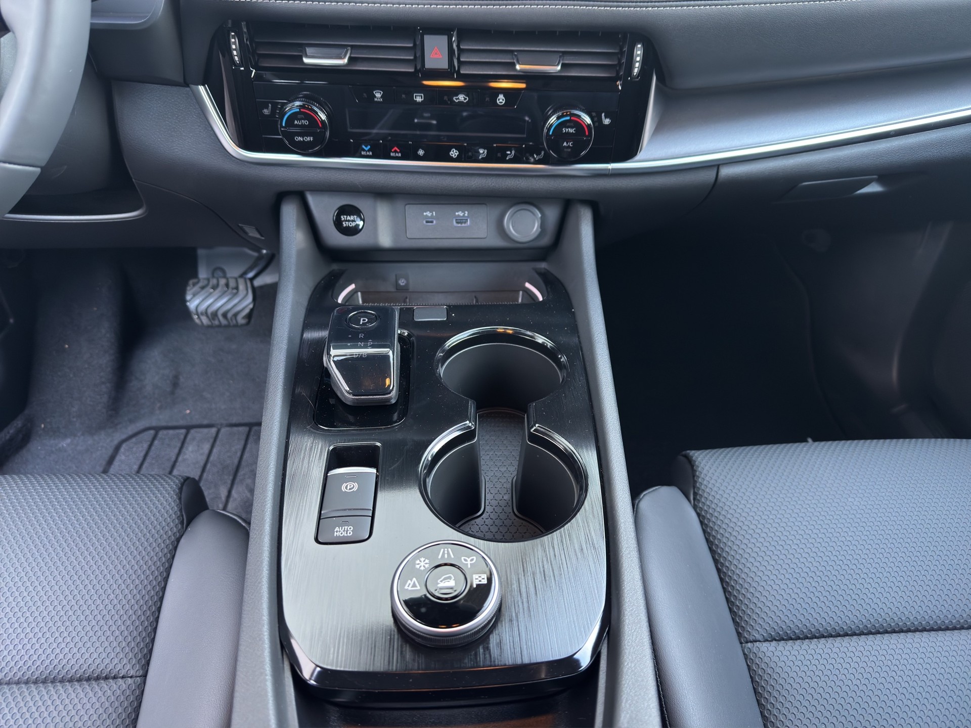 NISSAN X-Trail 1.5 VC-T N-Trek e-4orce-image-13