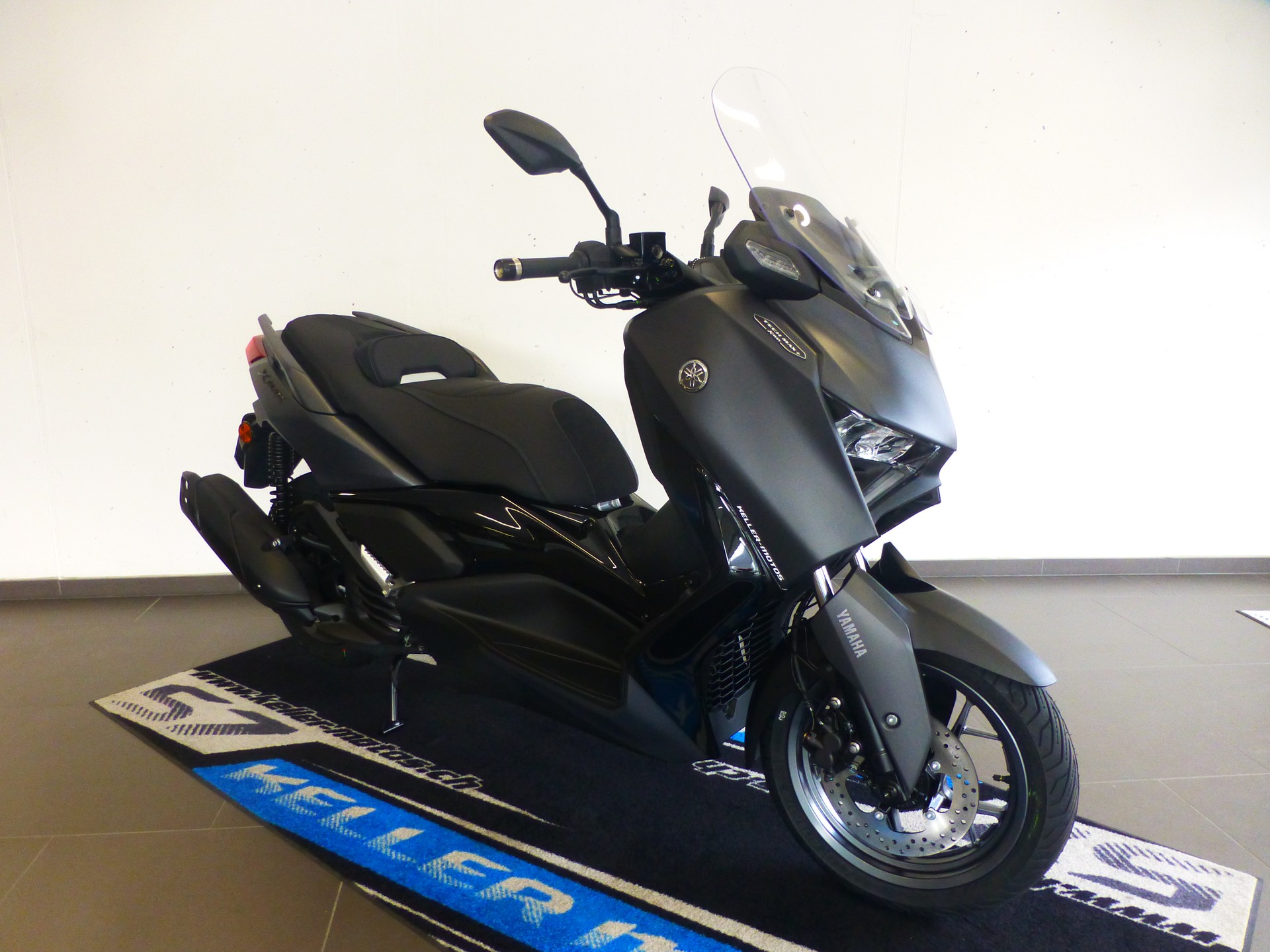 YAMAHA X-Max 300 Tech Max+-image-3