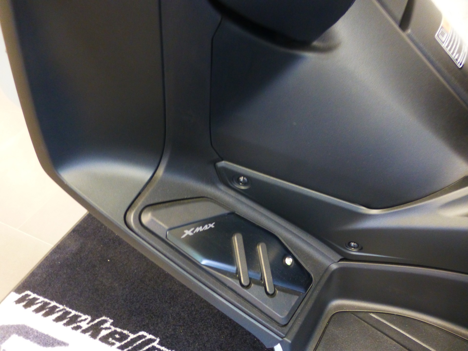 YAMAHA X-Max 300 Tech Max+-showroom-element-3