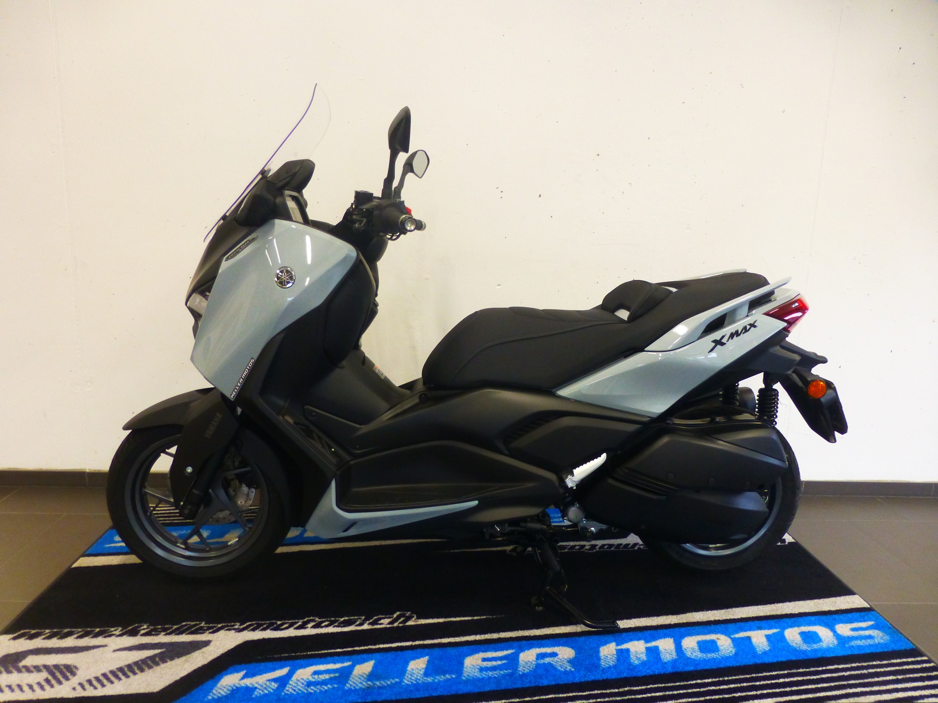 YAMAHA X-Max 300 Tech Max+-showroom-element-2
