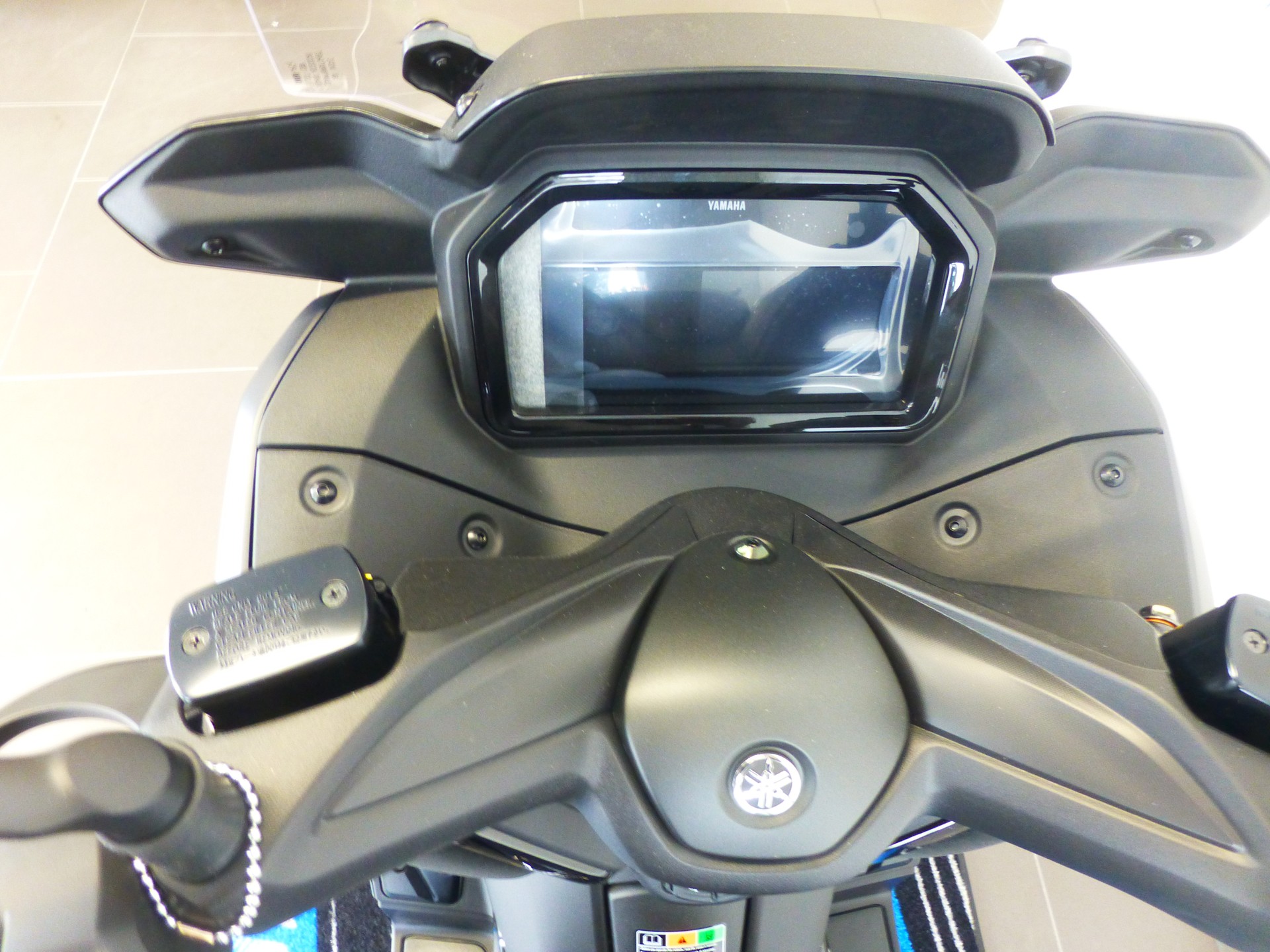 YAMAHA X-Max 300 Tech Max+-image-12