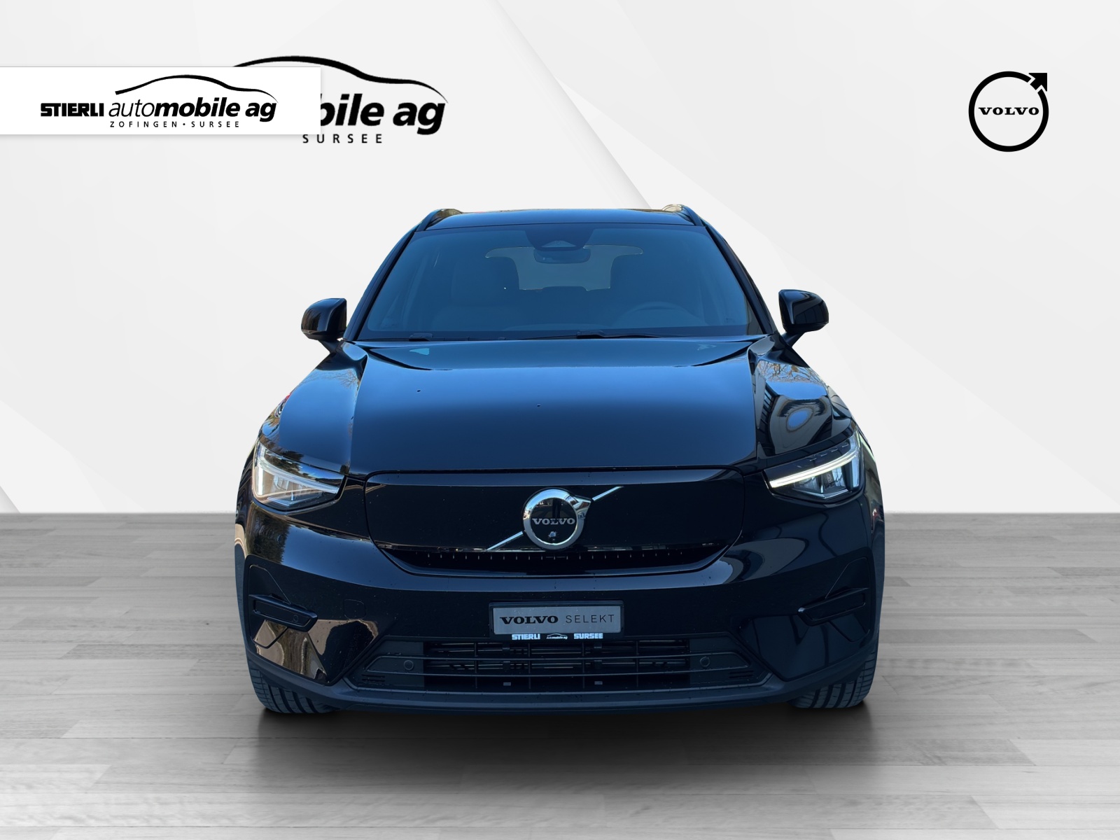 VOLVO EX40 Extended Plus-showroom-element-1