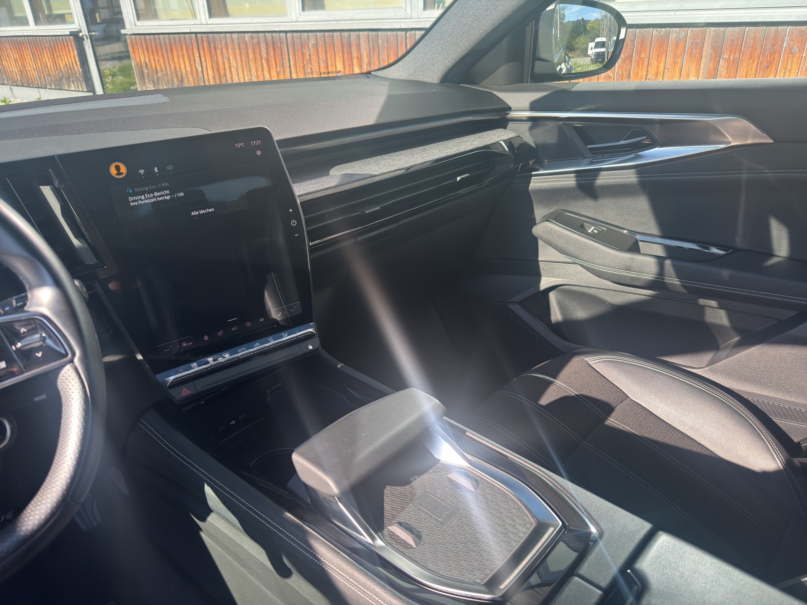 RENAULT Austral 1.2 HEV 200 Techno A-image-9