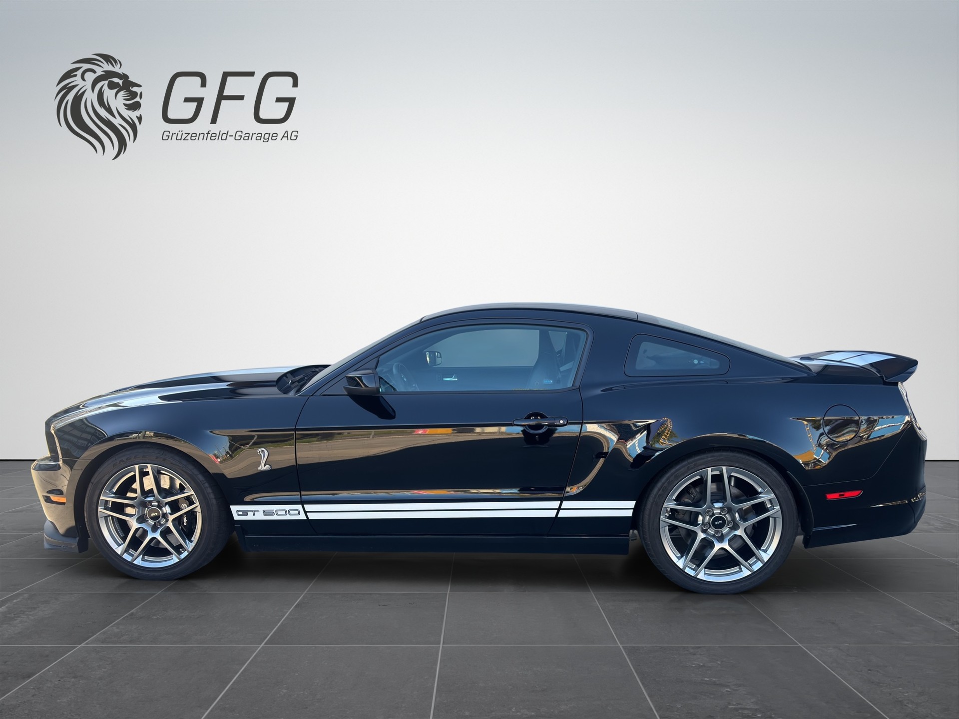 FORD Mustang Shelby GT 500-showroom-element-2