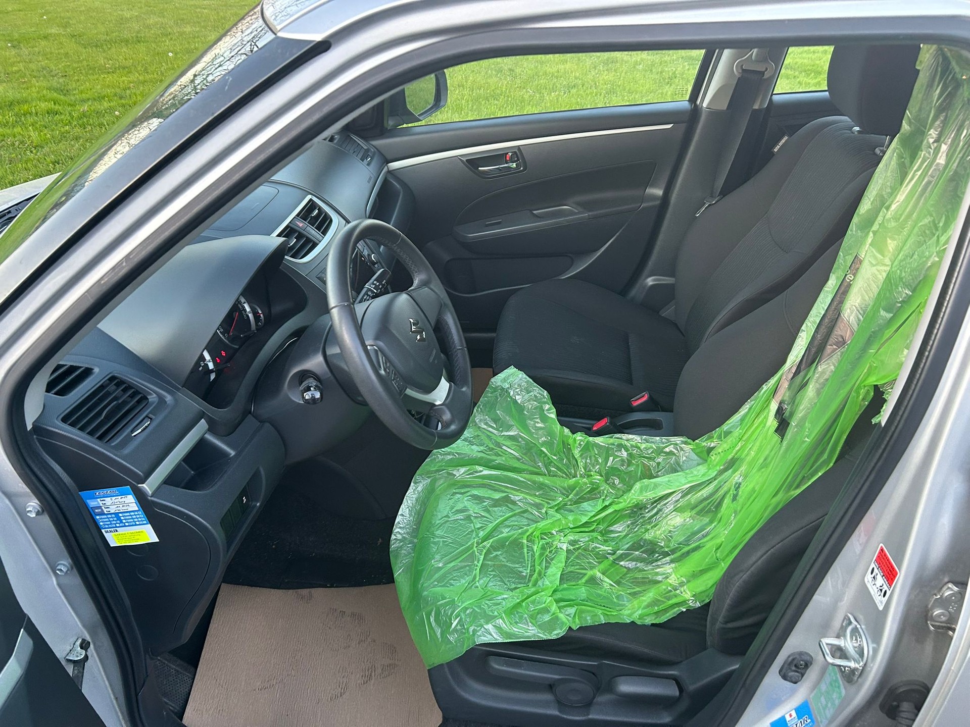 SUZUKI Swift 1.2i 16V GL Automatic-image-8