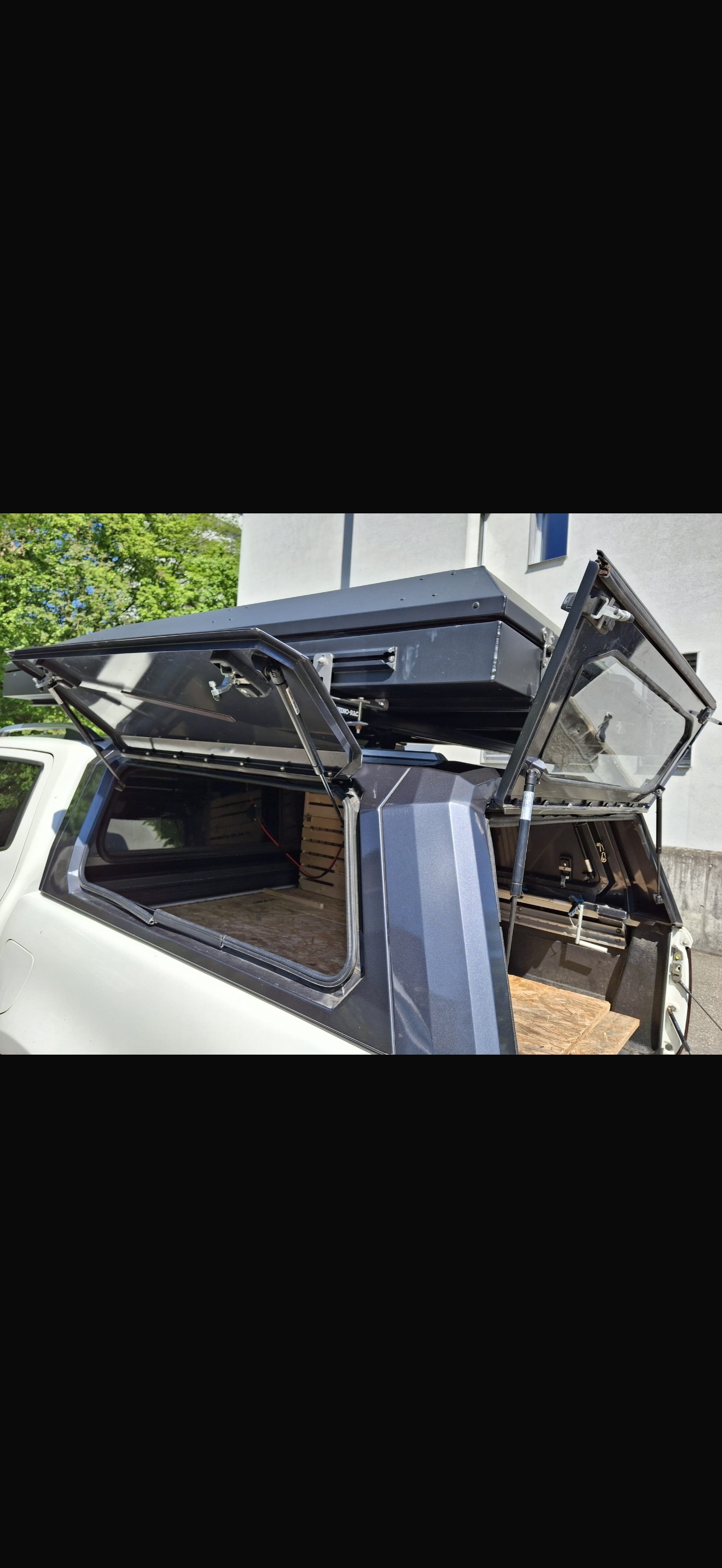 MERCEDES-BENZ X 250-image-14