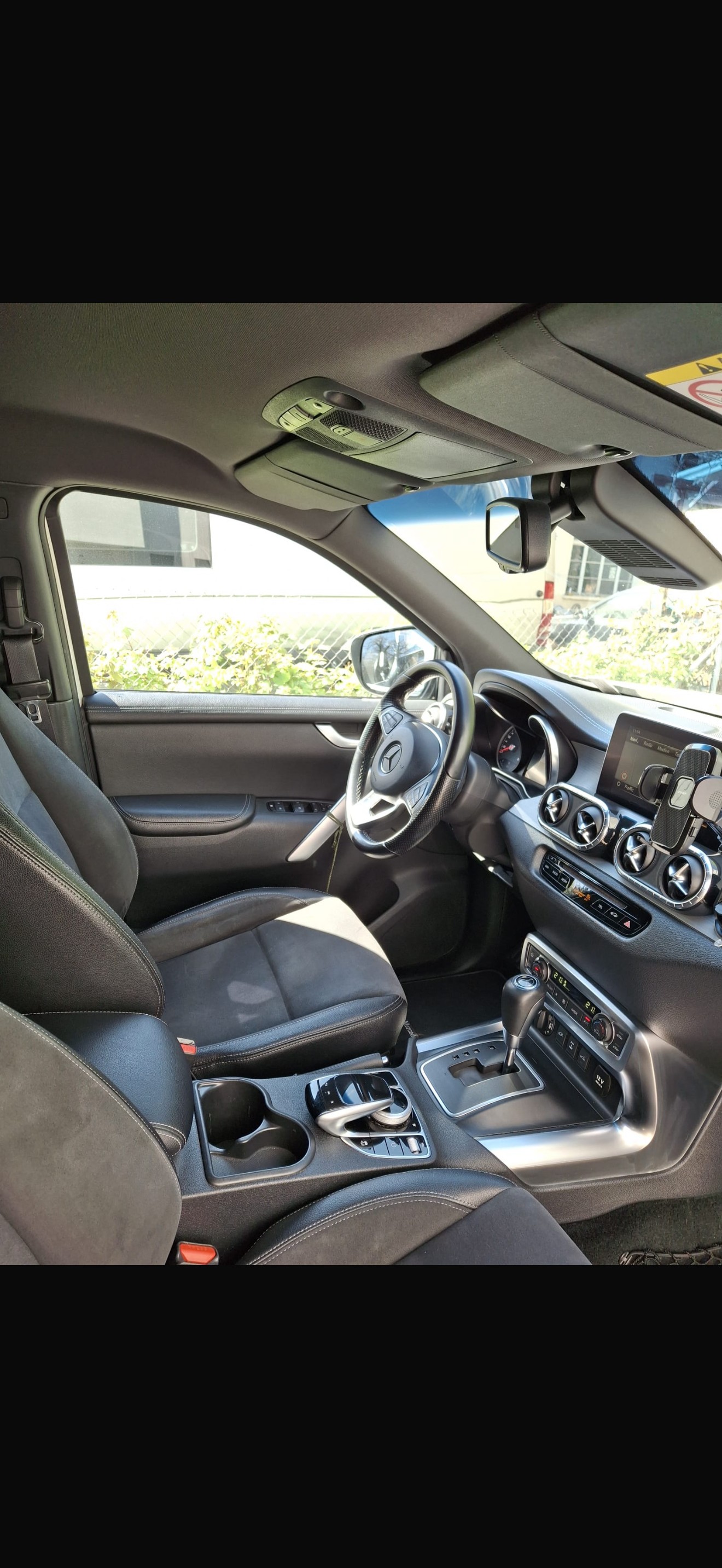 MERCEDES-BENZ X 250-image-11