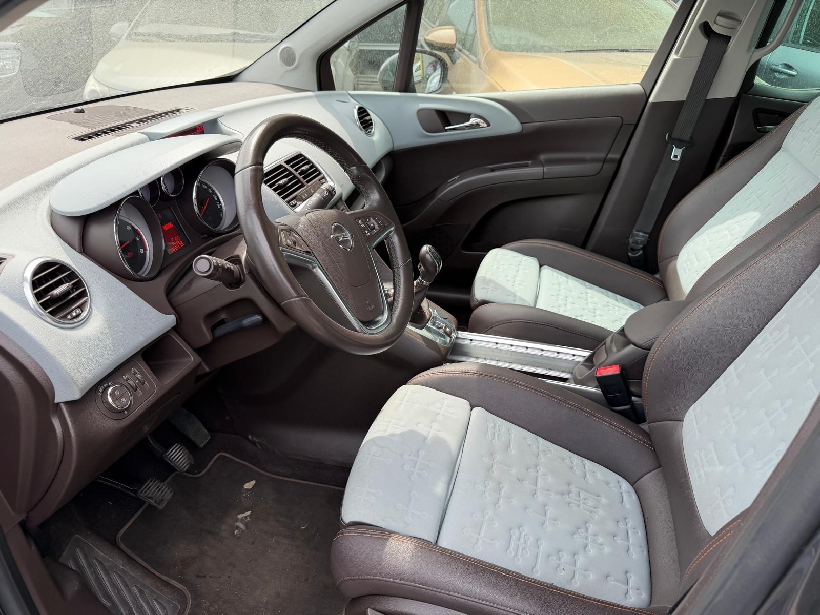 OPEL Meriva 1.4 Turbo Cosmo-image-8