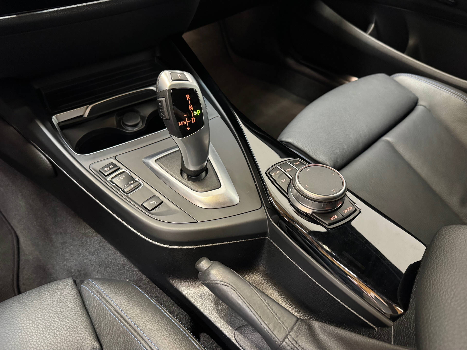 BMW 120d xDrive SAG-image-7