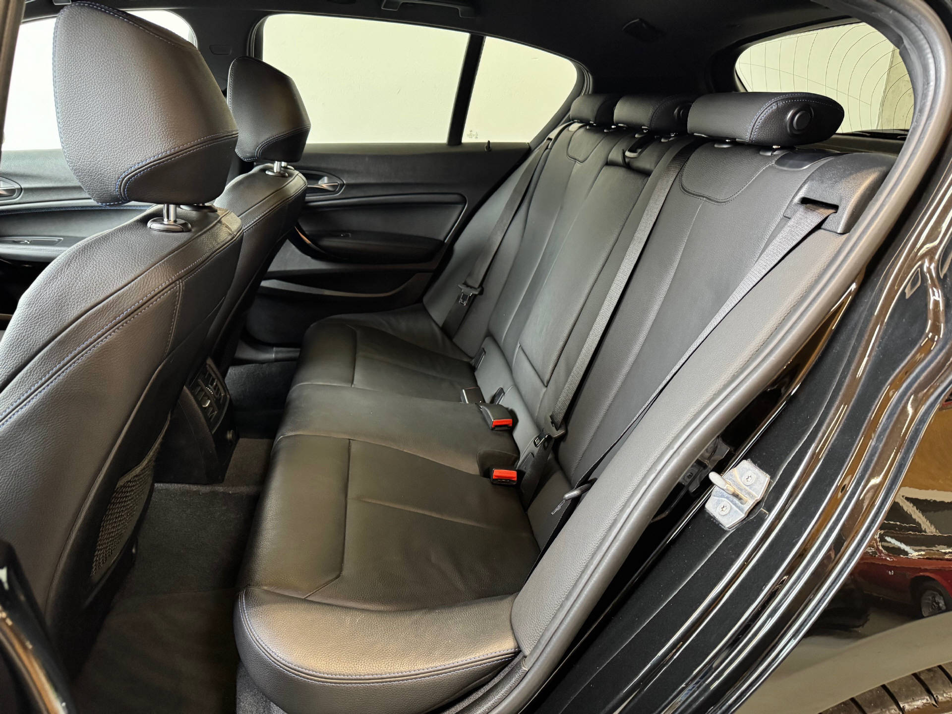 BMW 120d xDrive SAG-image-4