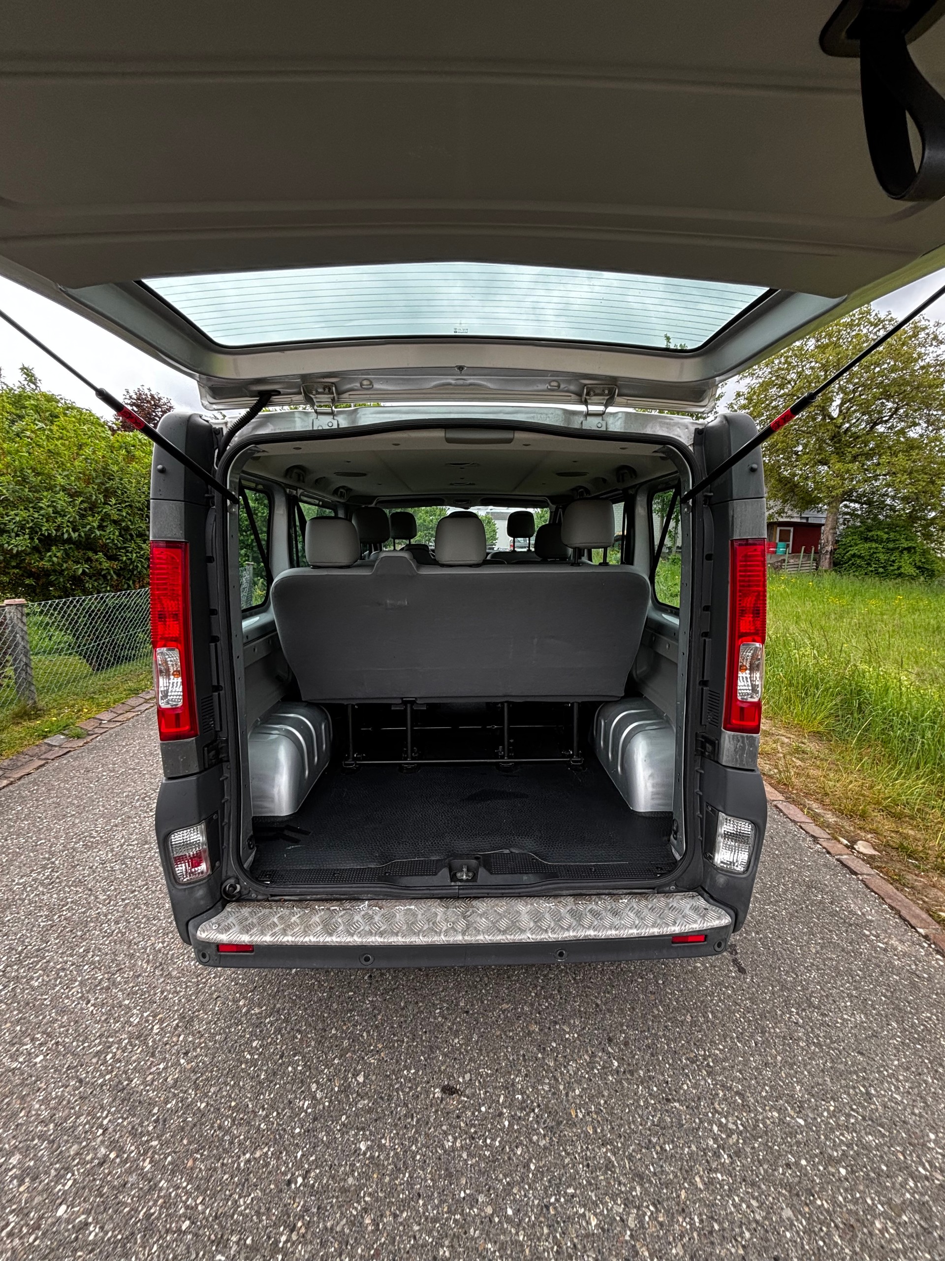 OPEL Vivaro 2.5 CDTI 2.9t L1H1-image-14