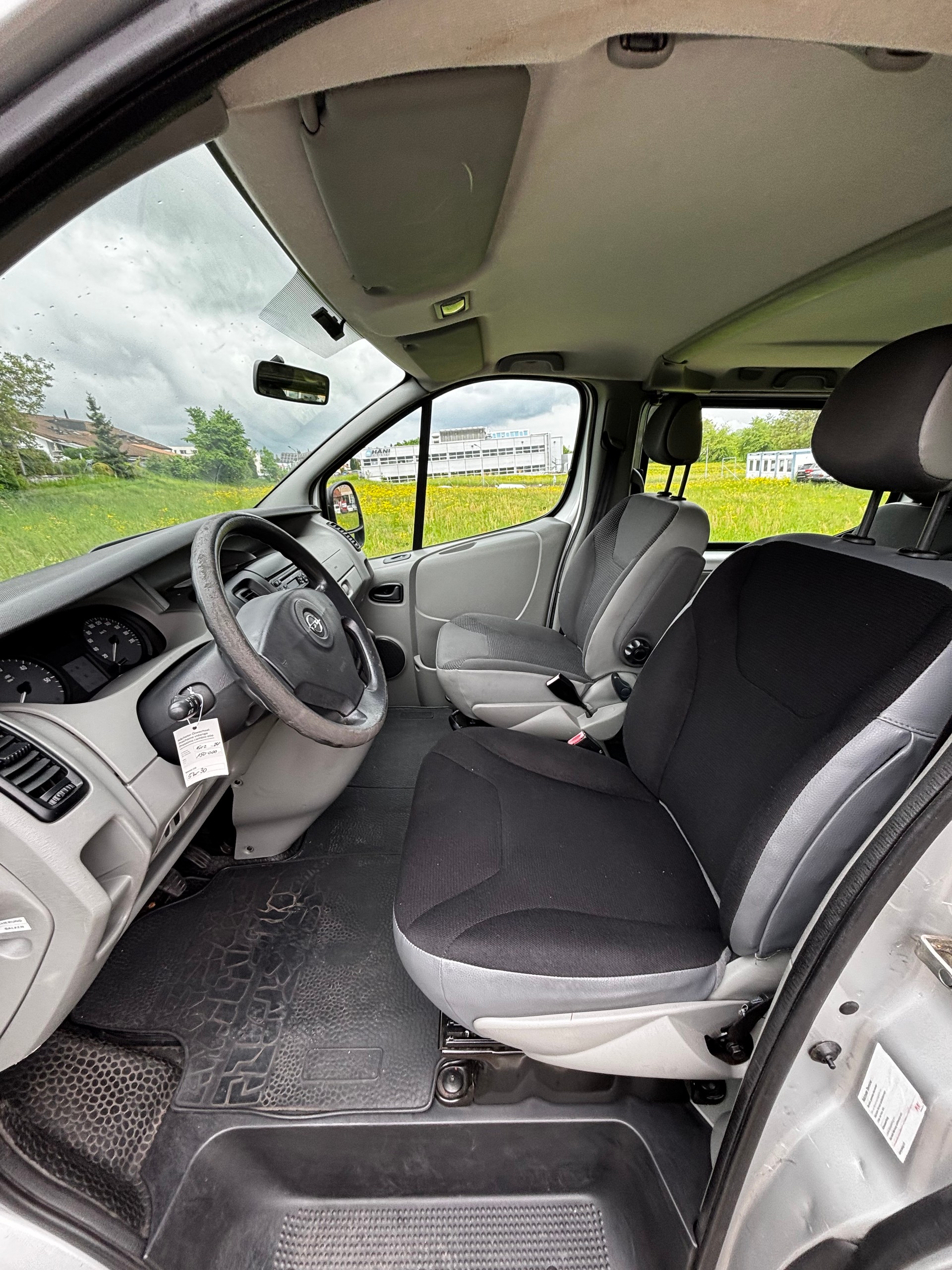 OPEL Vivaro 2.5 CDTI 2.9t L1H1-image-8