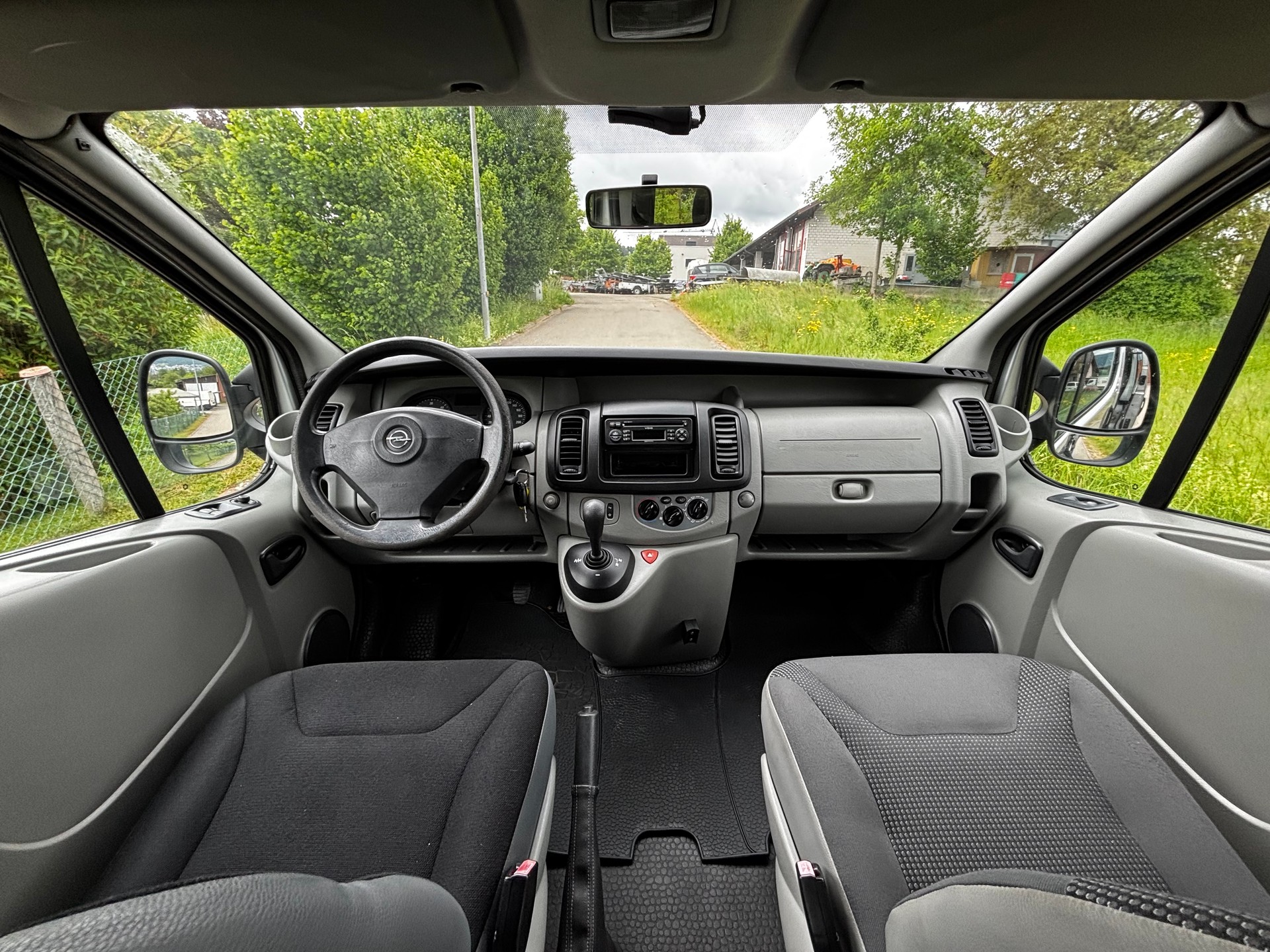 OPEL Vivaro 2.5 CDTI 2.9t L1H1-image-9