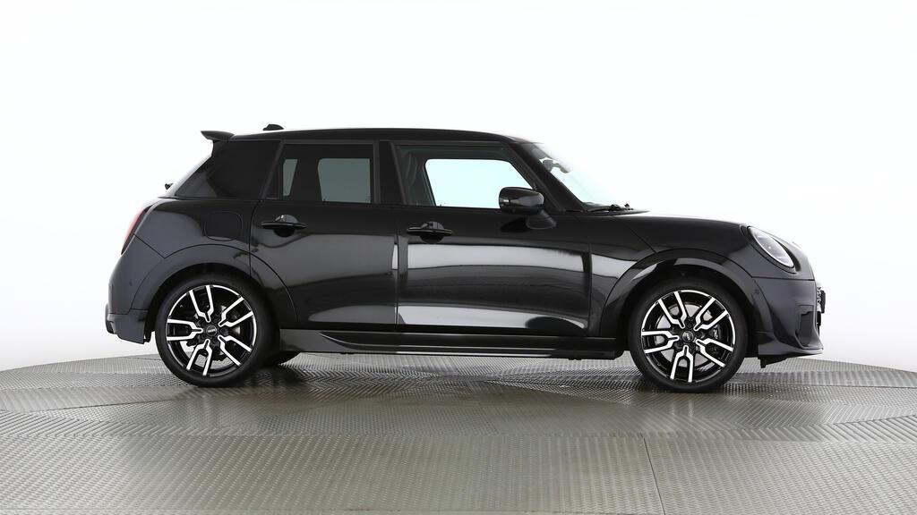 MINI Cooper 5 door C-showroom-element-2