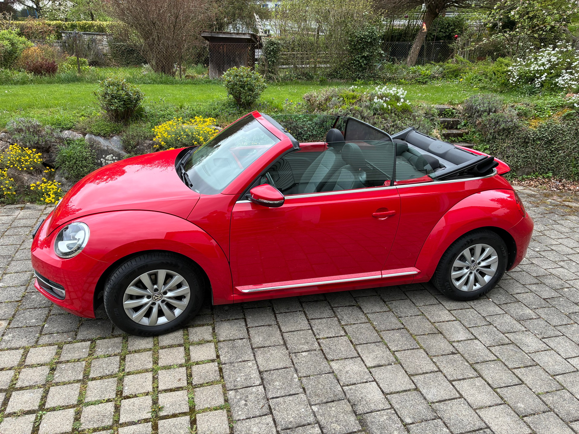 VW Beetle Cabriolet 1.2 TSI BlueMT Design DSG