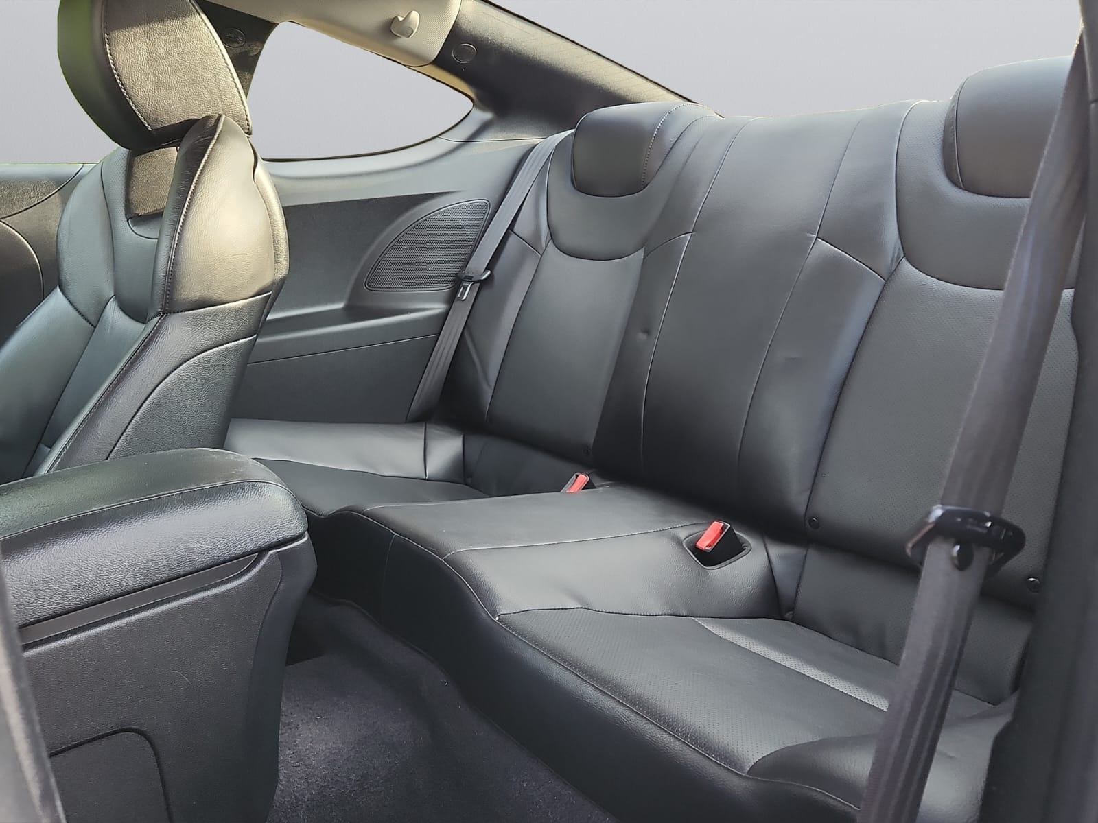 HYUNDAI Genesis 2.0 Turbo-image-7