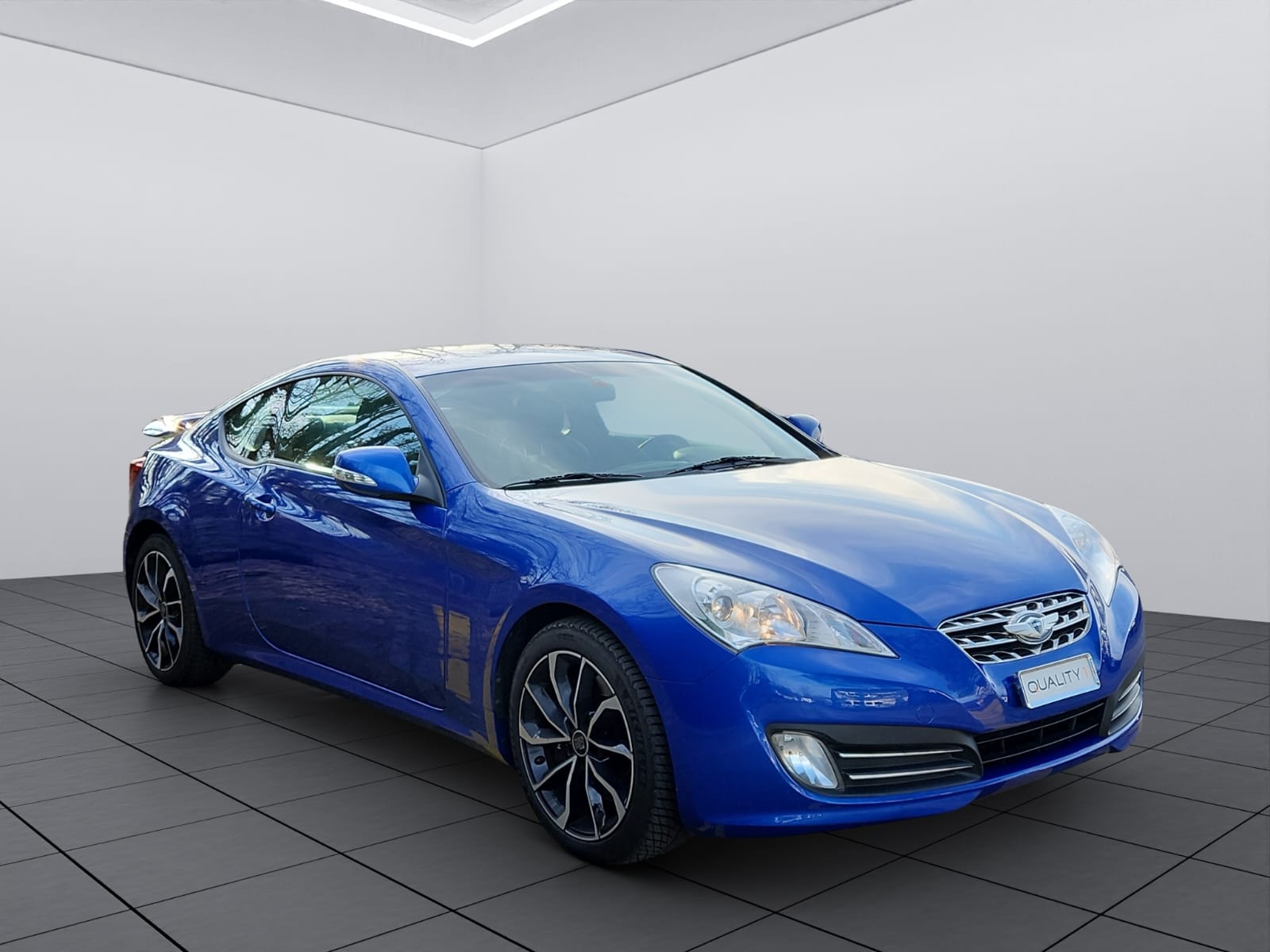 HYUNDAI Genesis 2.0 Turbo-showroom-element-2