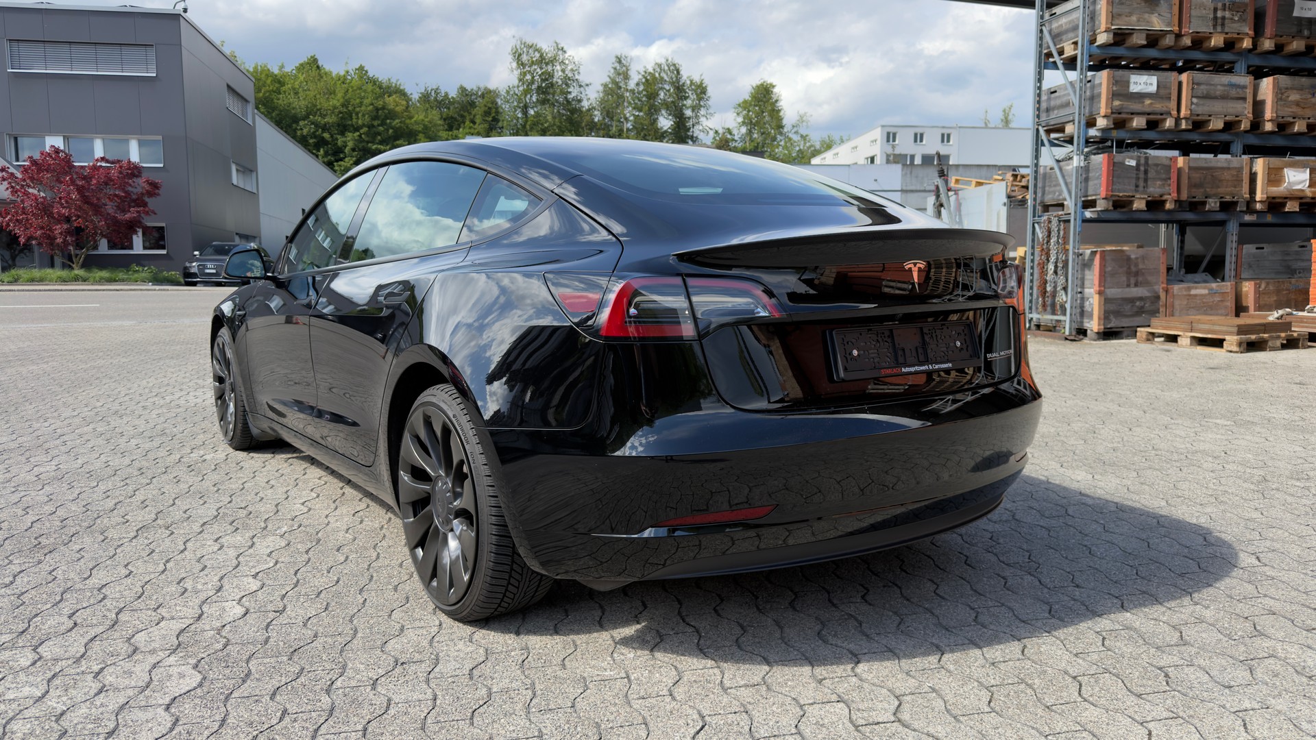 TESLA Model 3 Performance Dual Motor AWD-showroom-element-2