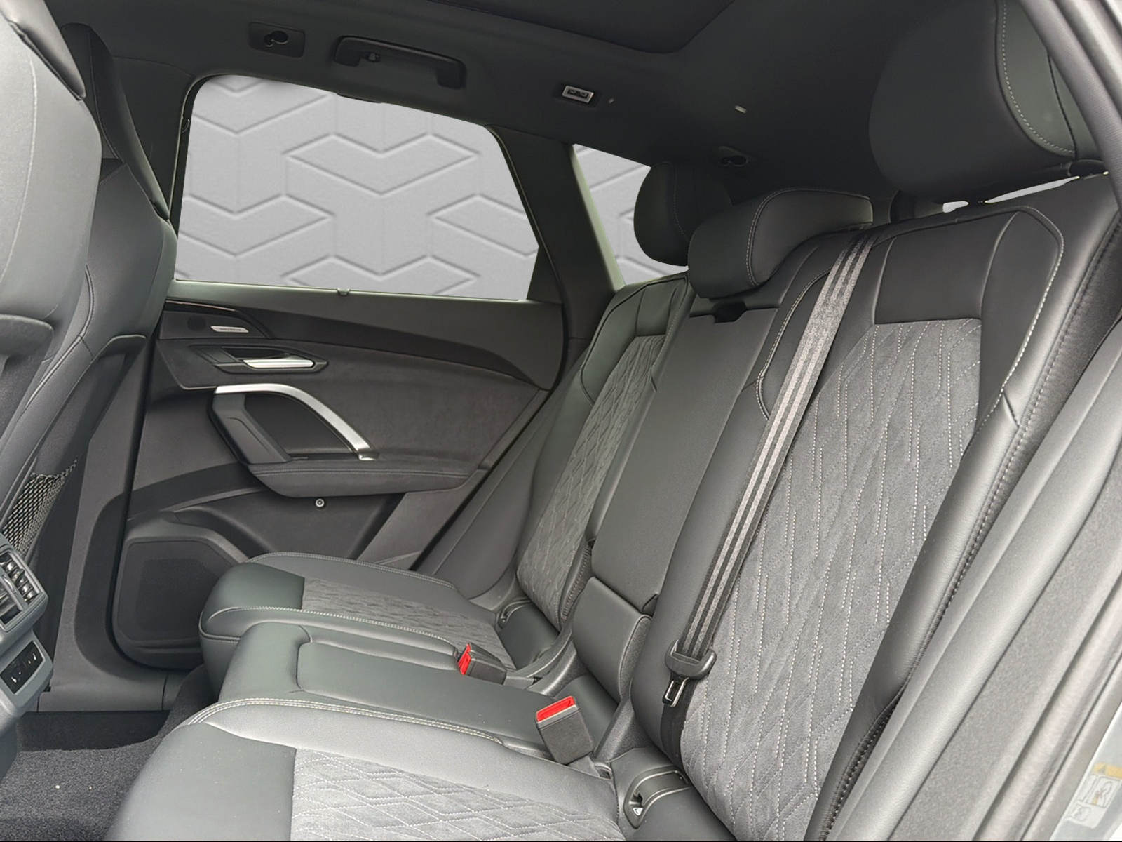 AUDI Q5 TDI quattro 150 kW S-tronic-image-12