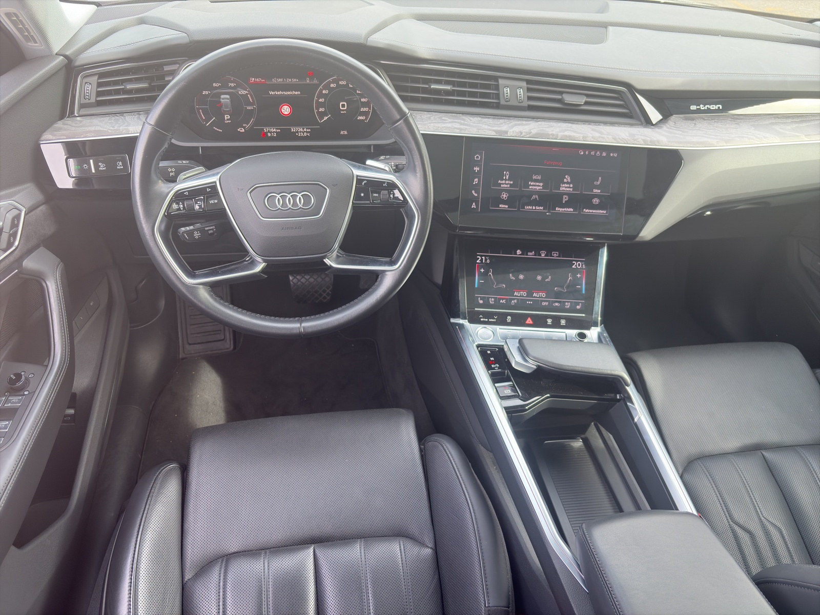 AUDI e-tron 55 Advanced quattro-image-9