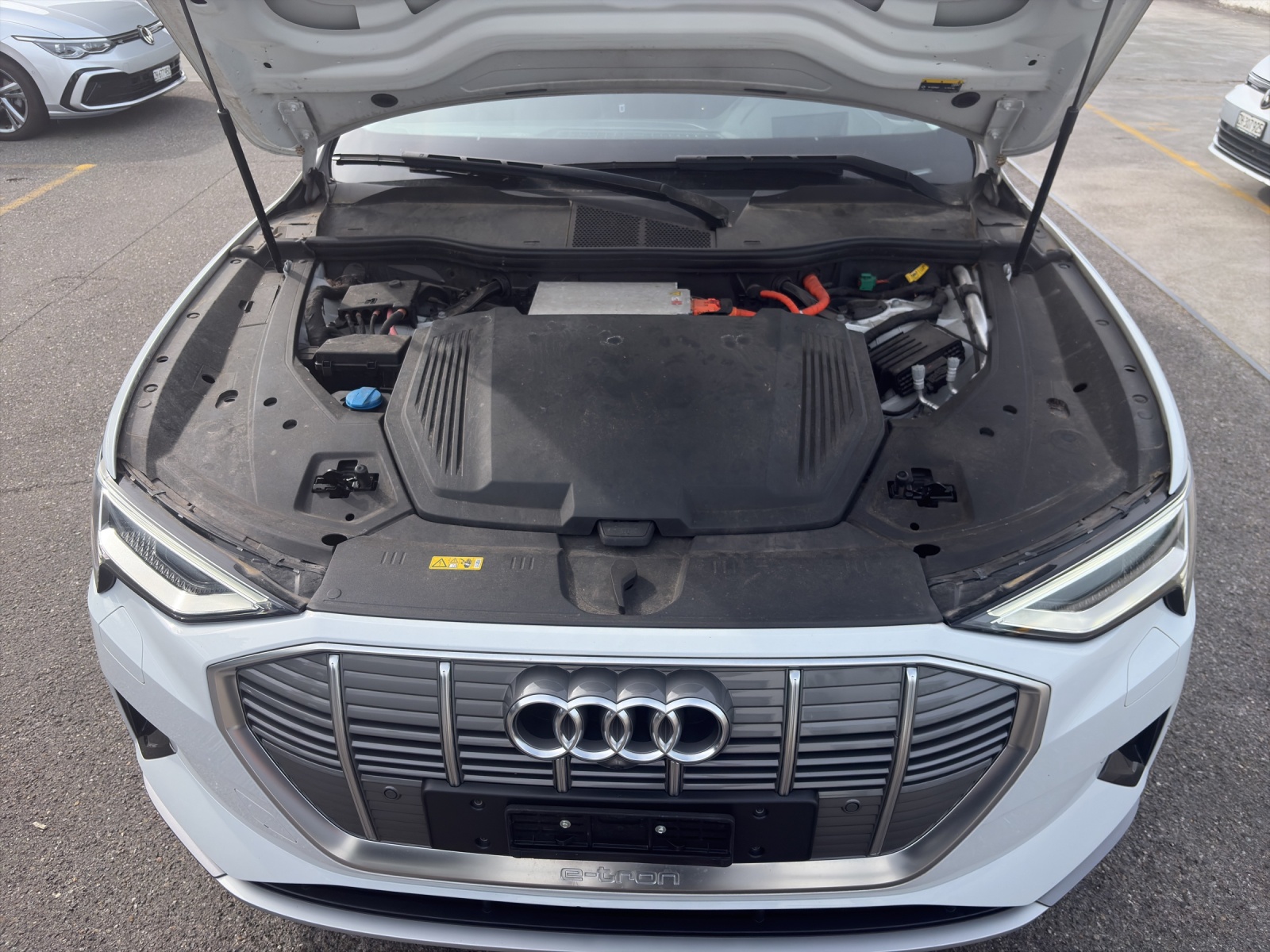 AUDI e-tron 55 Advanced quattro-image-18
