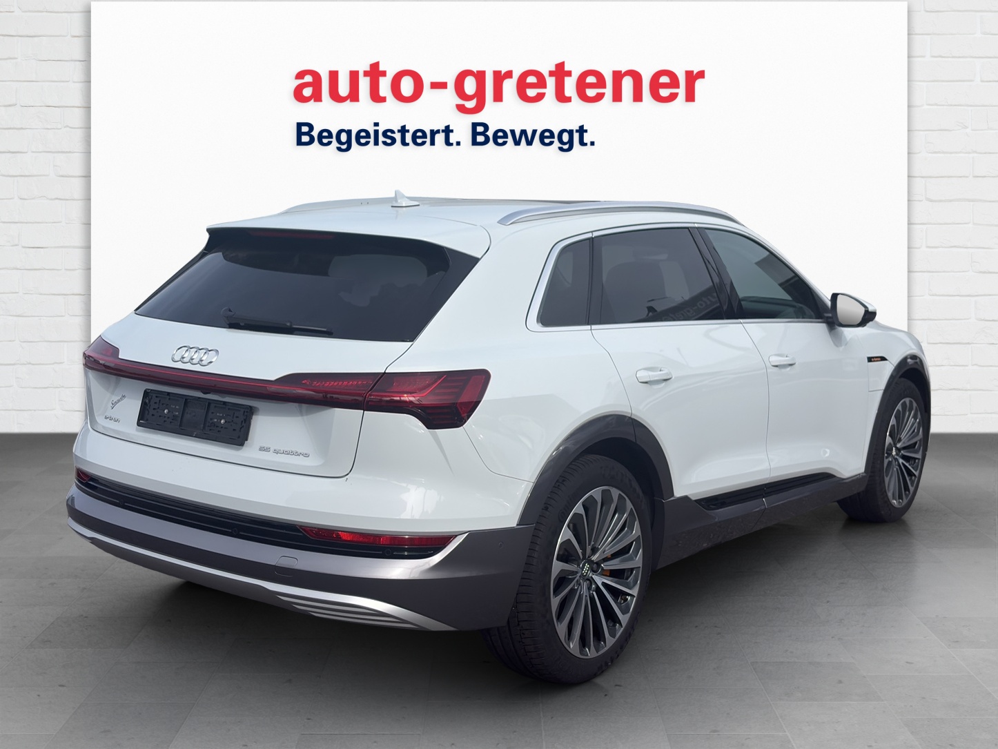 AUDI e-tron 55 Advanced quattro-showroom-element-2