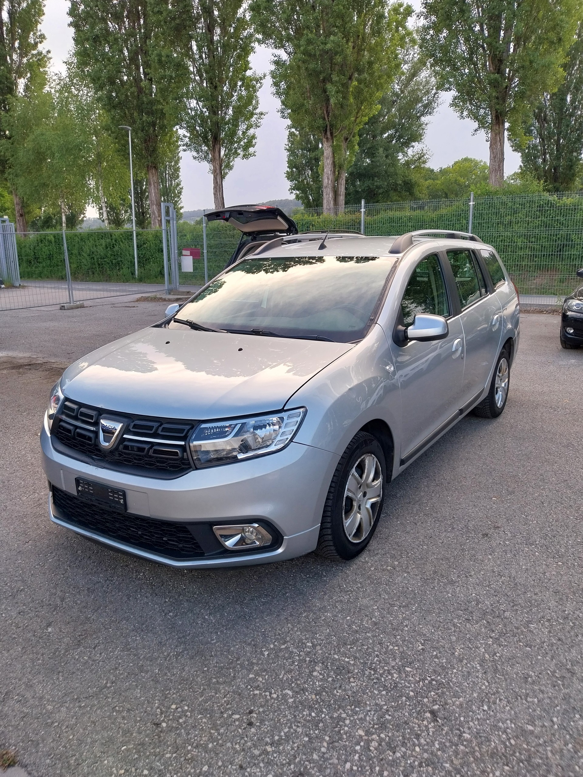 DACIA Logan MCV 0.9 Comfort Automatic-image-1
