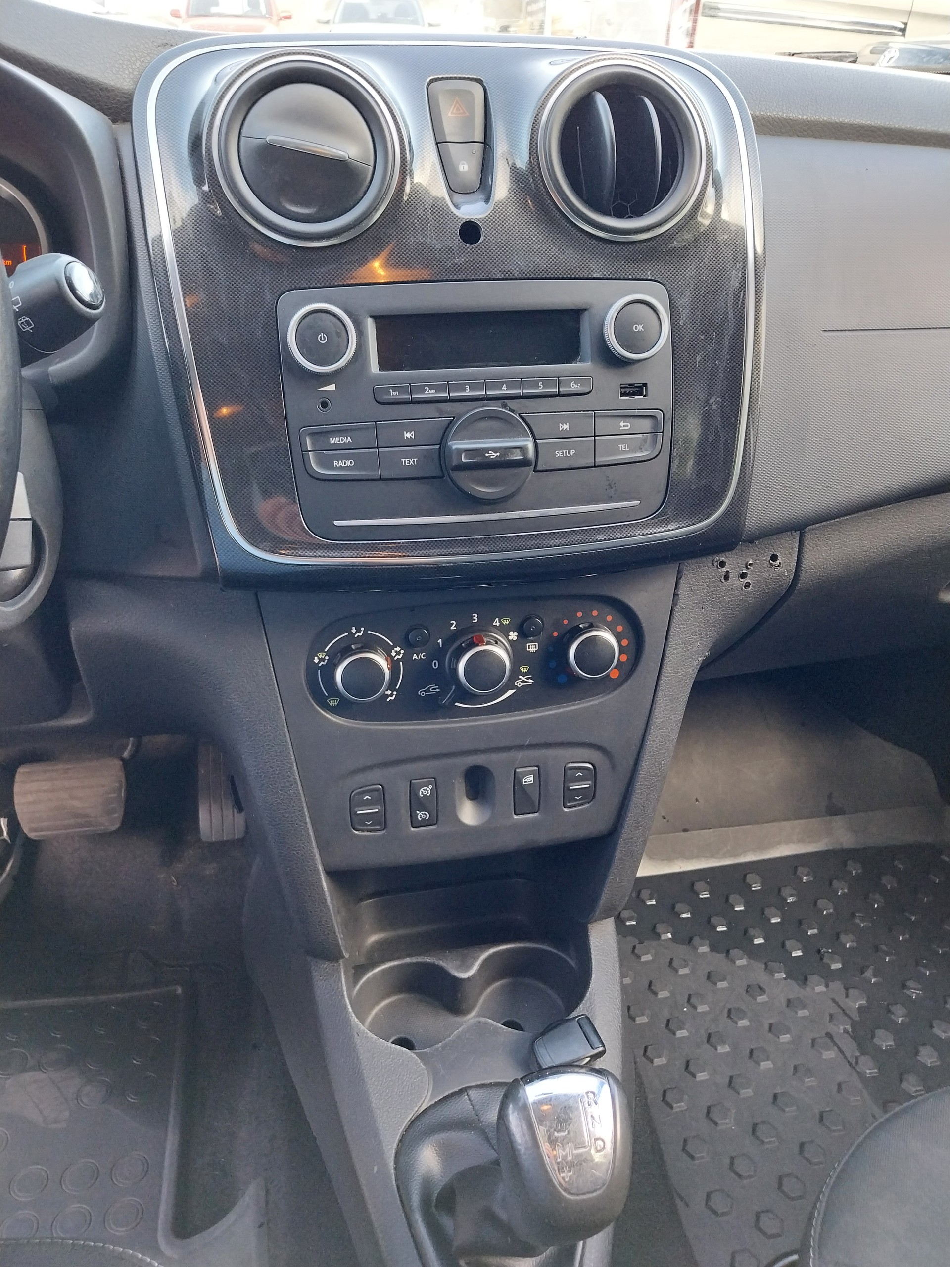 DACIA Logan MCV 0.9 Comfort Automatic-image-5