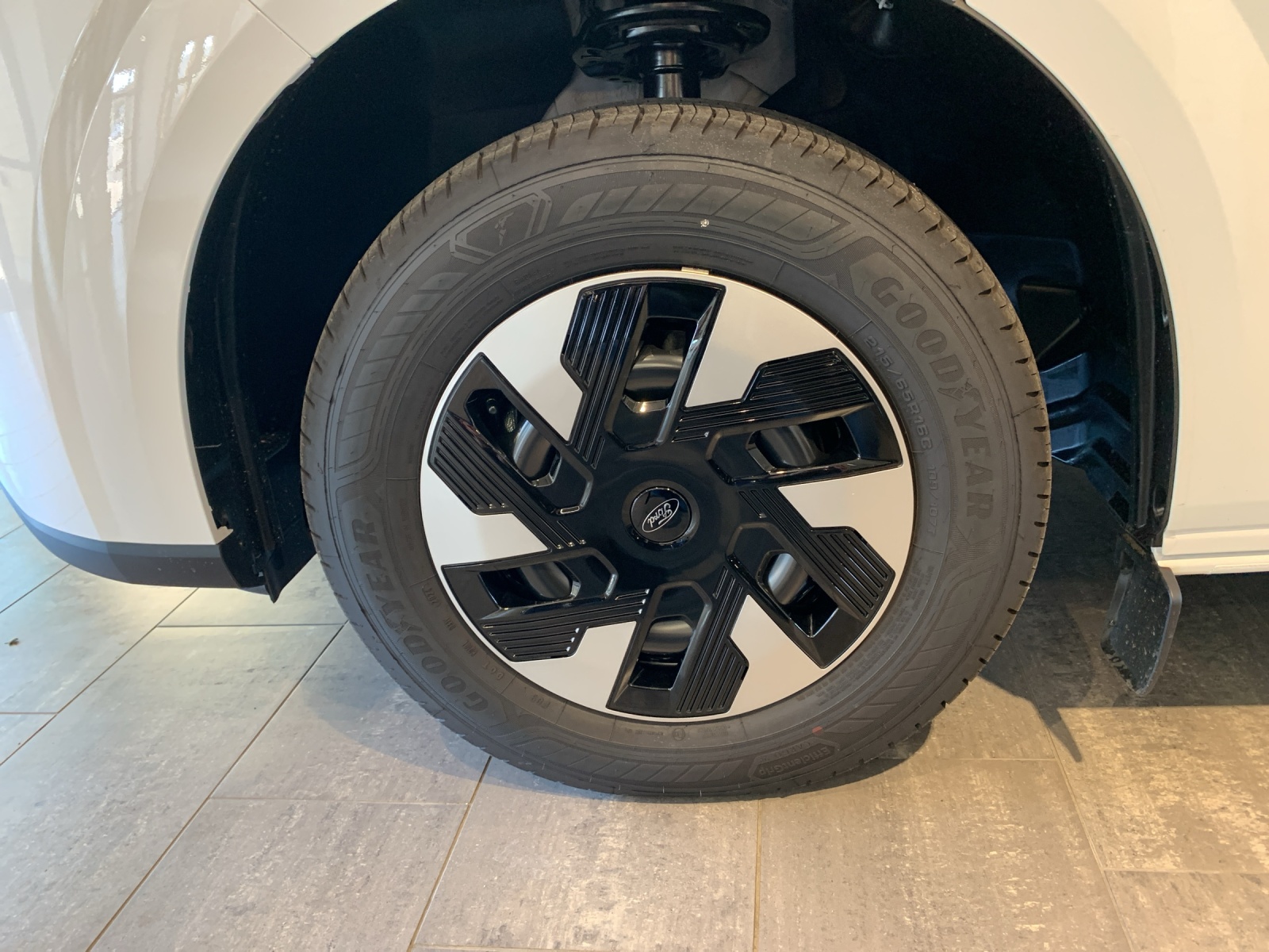 FORD Transit C Van 320 L1 2.5 Duratec 233 Trend PHEV-image-8