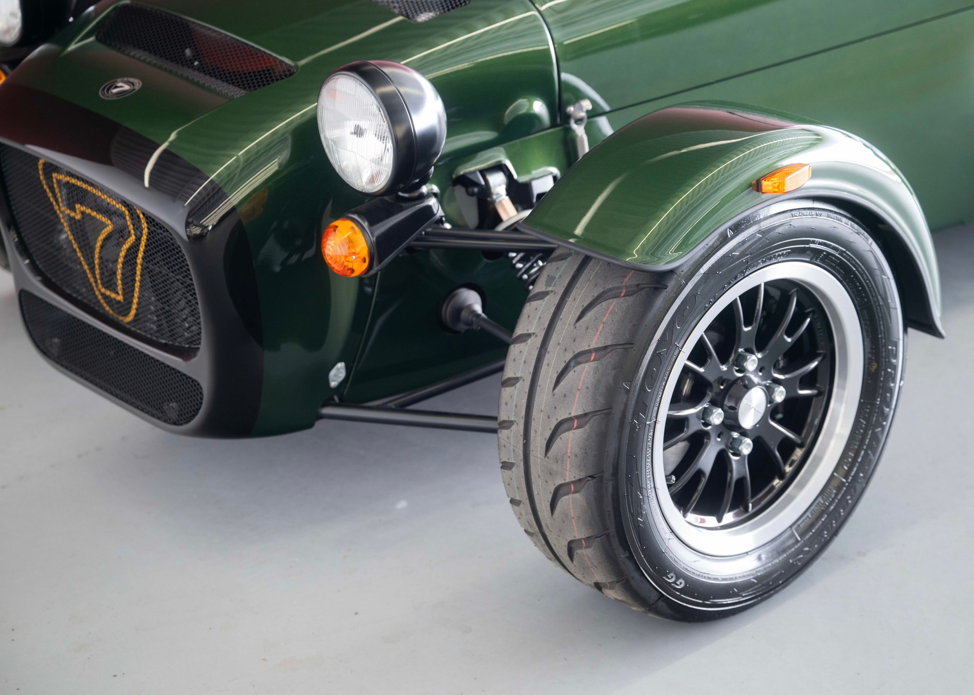 CATERHAM Seven 485 Final Edition 47 of 60 (S3 Chassis, Swiss-homologated new car, Verde Emes premium paint, 24-month factory warranty)-image-13