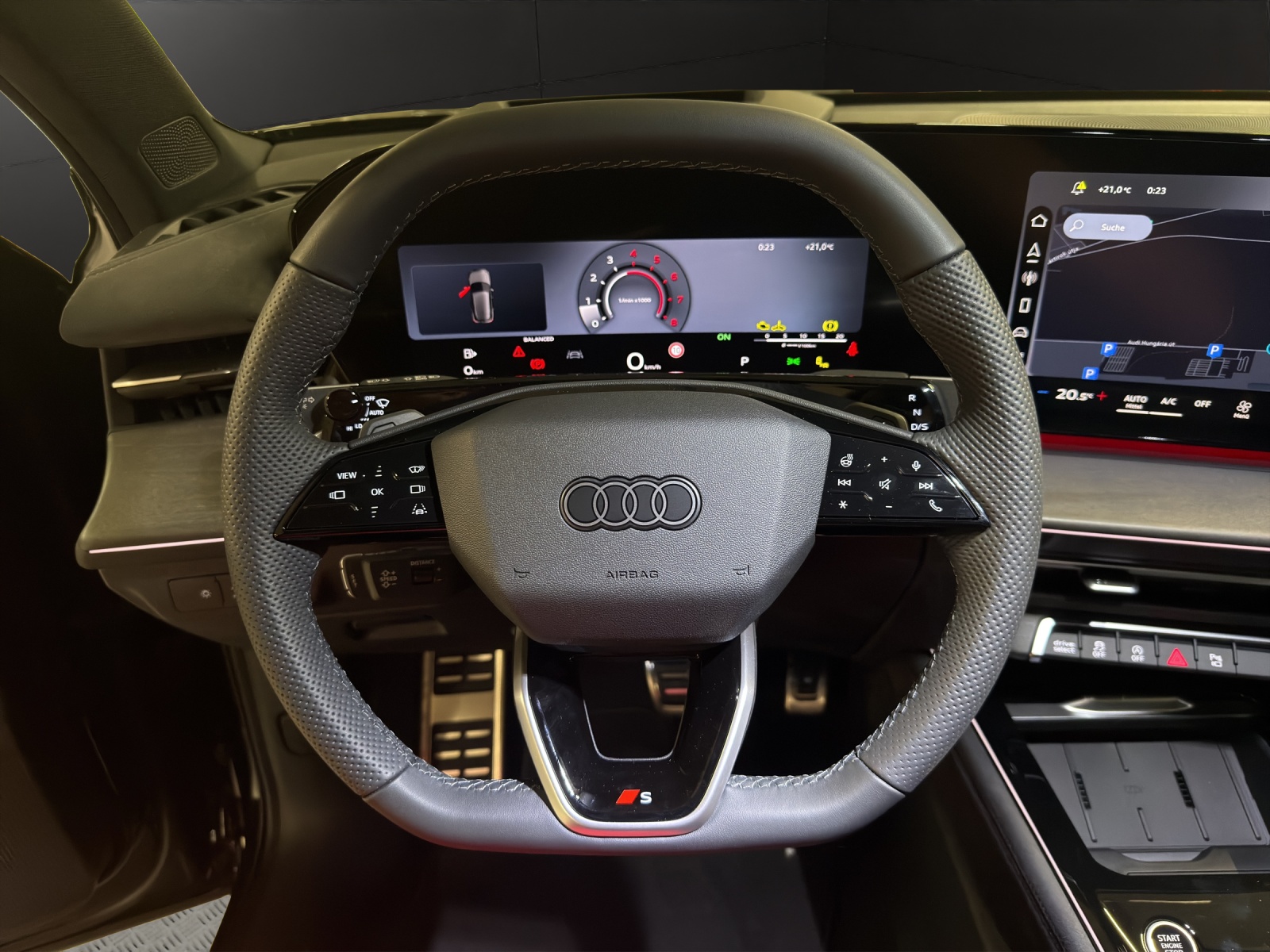 AUDI Q3 SUV TFSI quattro 195 kW S tronic-image-8