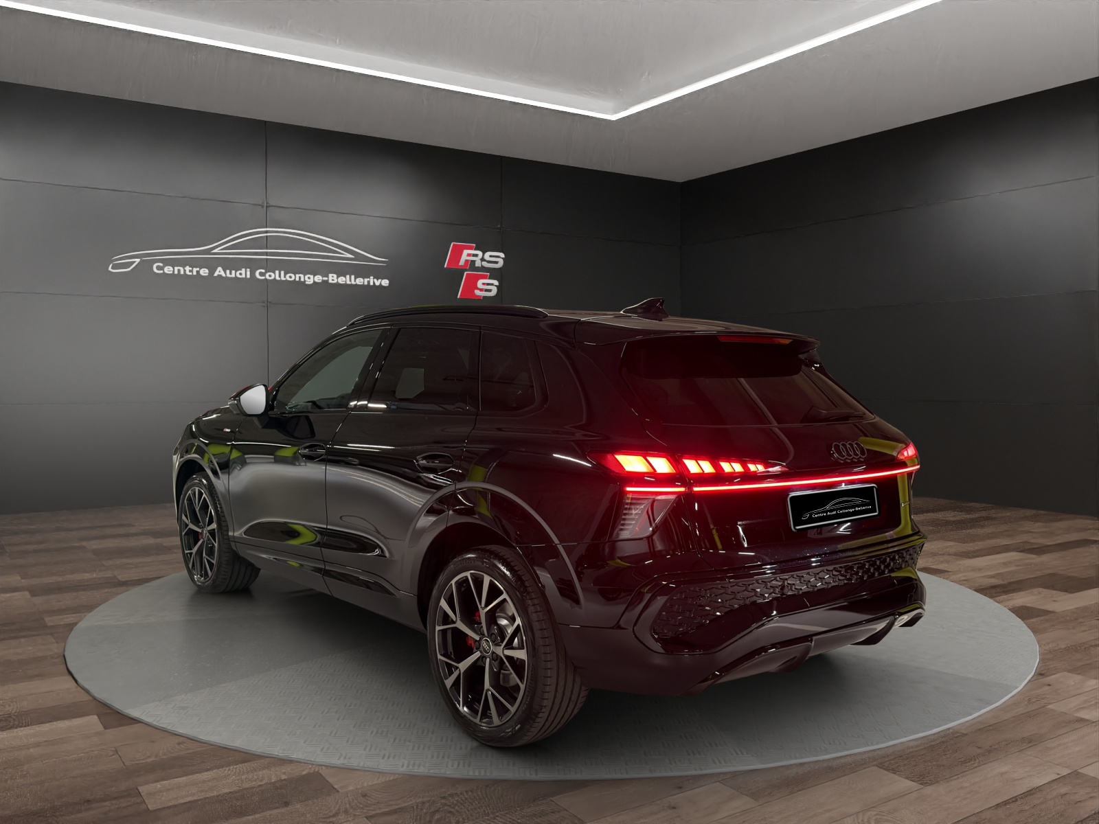 AUDI Q3 SUV TFSI quattro 195 kW S tronic-showroom-element-3