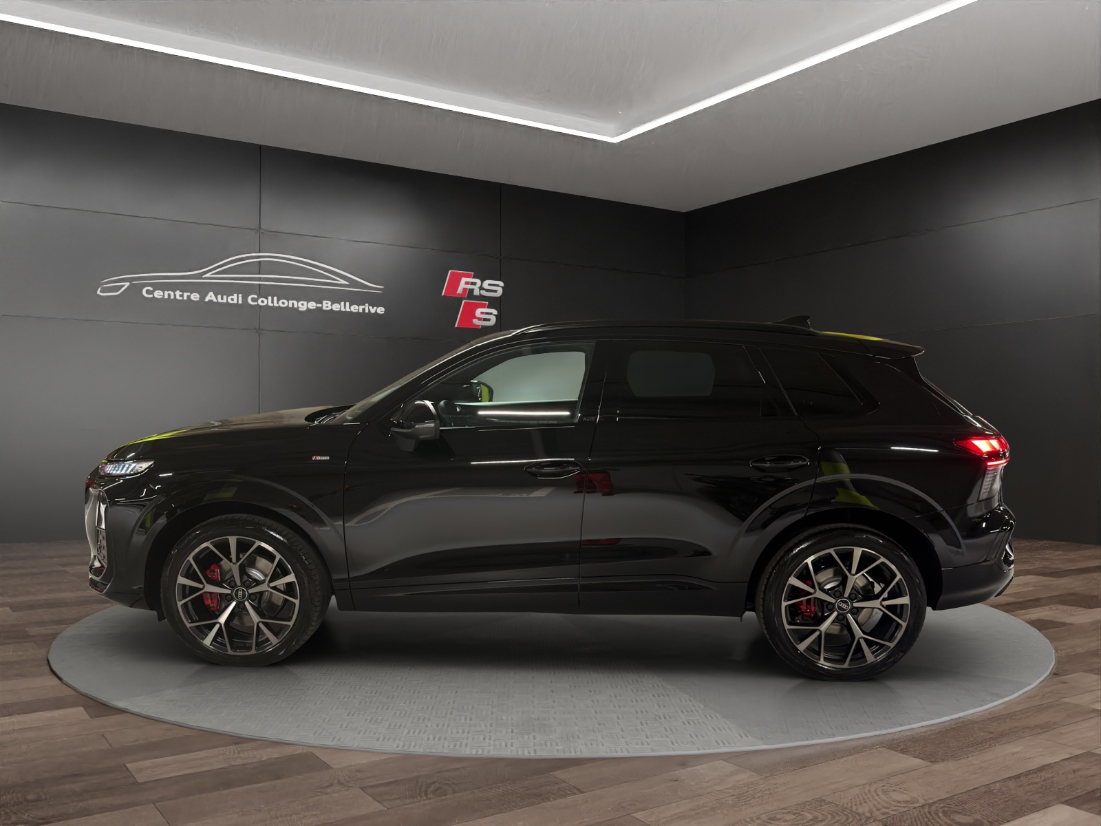 AUDI Q3 SUV TFSI quattro 195 kW S tronic-showroom-element-2