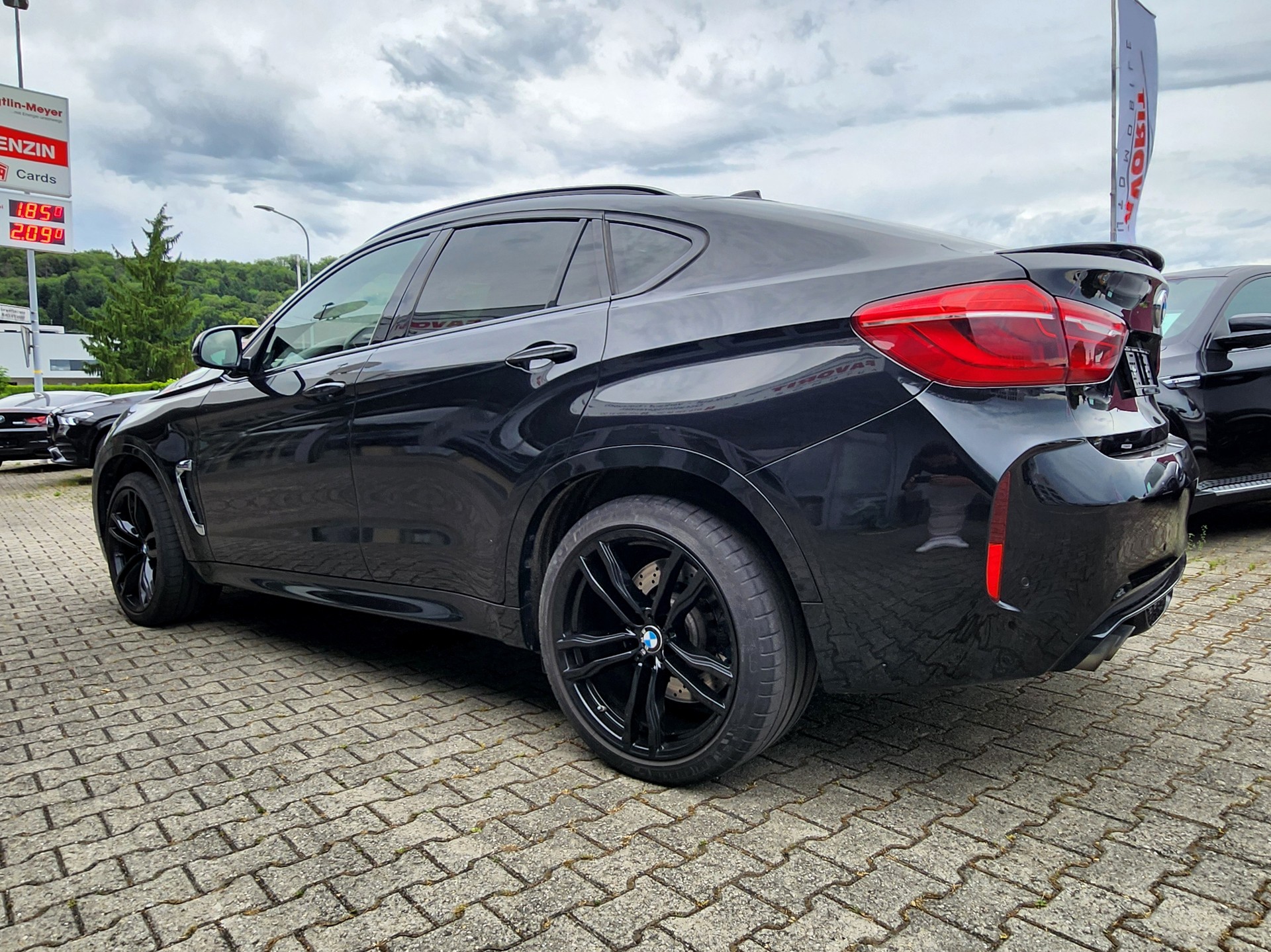 BMW X6M Edition Black Fire Steptronic (CH)-image-1