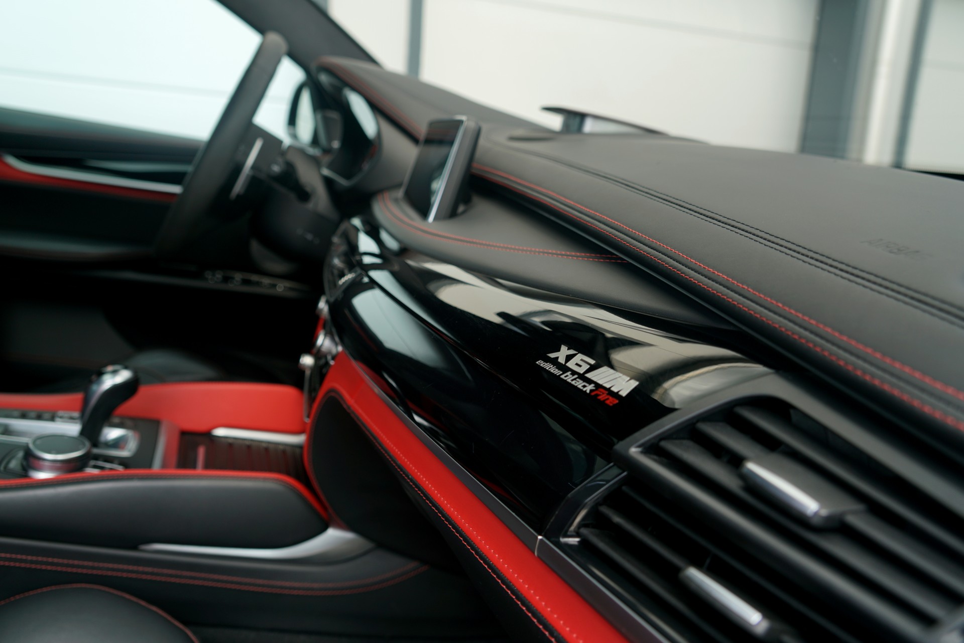 BMW X6M Edition Black Fire Steptronic (CH)-image-5