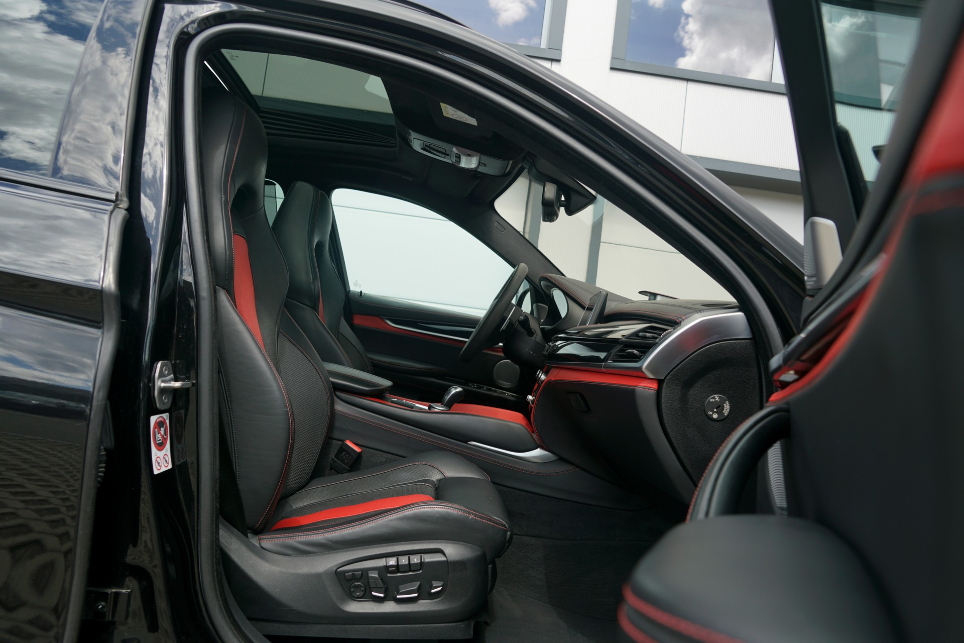 BMW X6M Edition Black Fire Steptronic (CH)-image-14