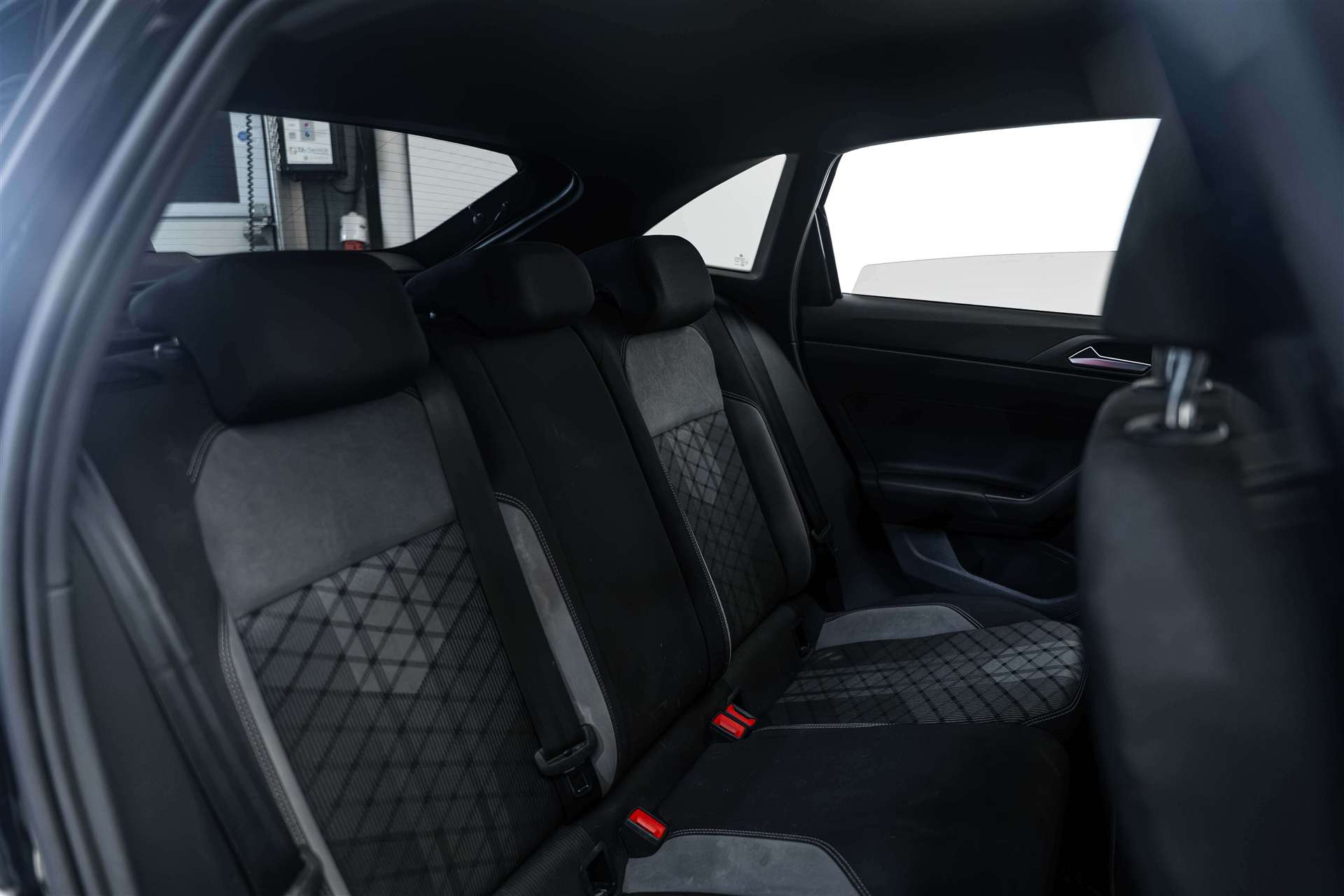 VW Taigo 1.0 TSi R-Line DSG-Automat-image-12