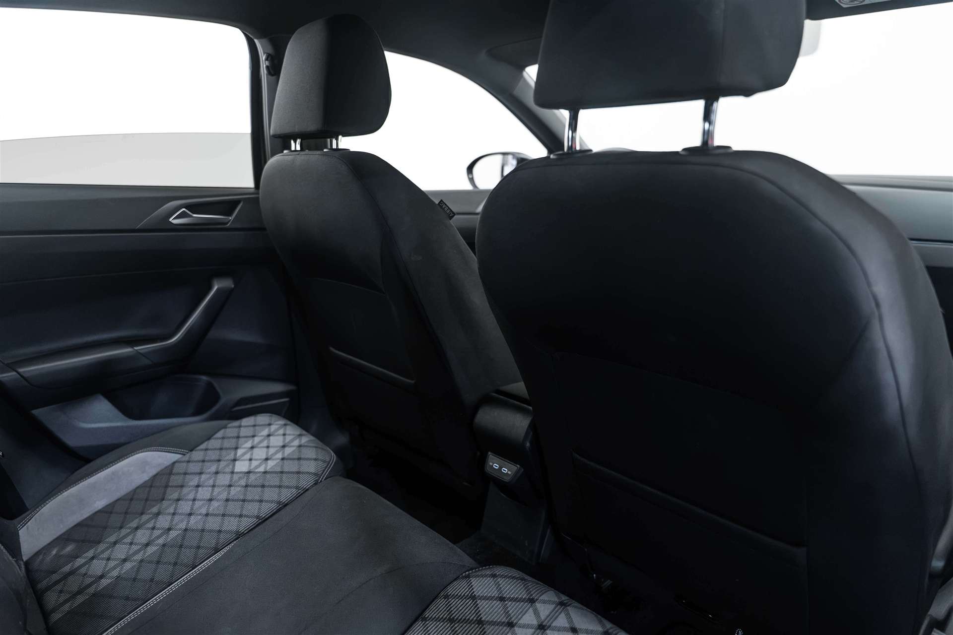 VW Taigo 1.0 TSi R-Line DSG-Automat-image-11