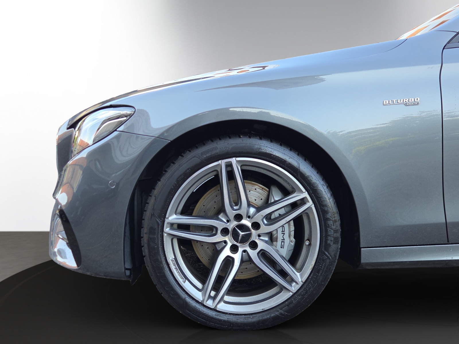 MERCEDES-BENZ E 43 AMG 4 Matic 9G-Tronic-showroom-element-3