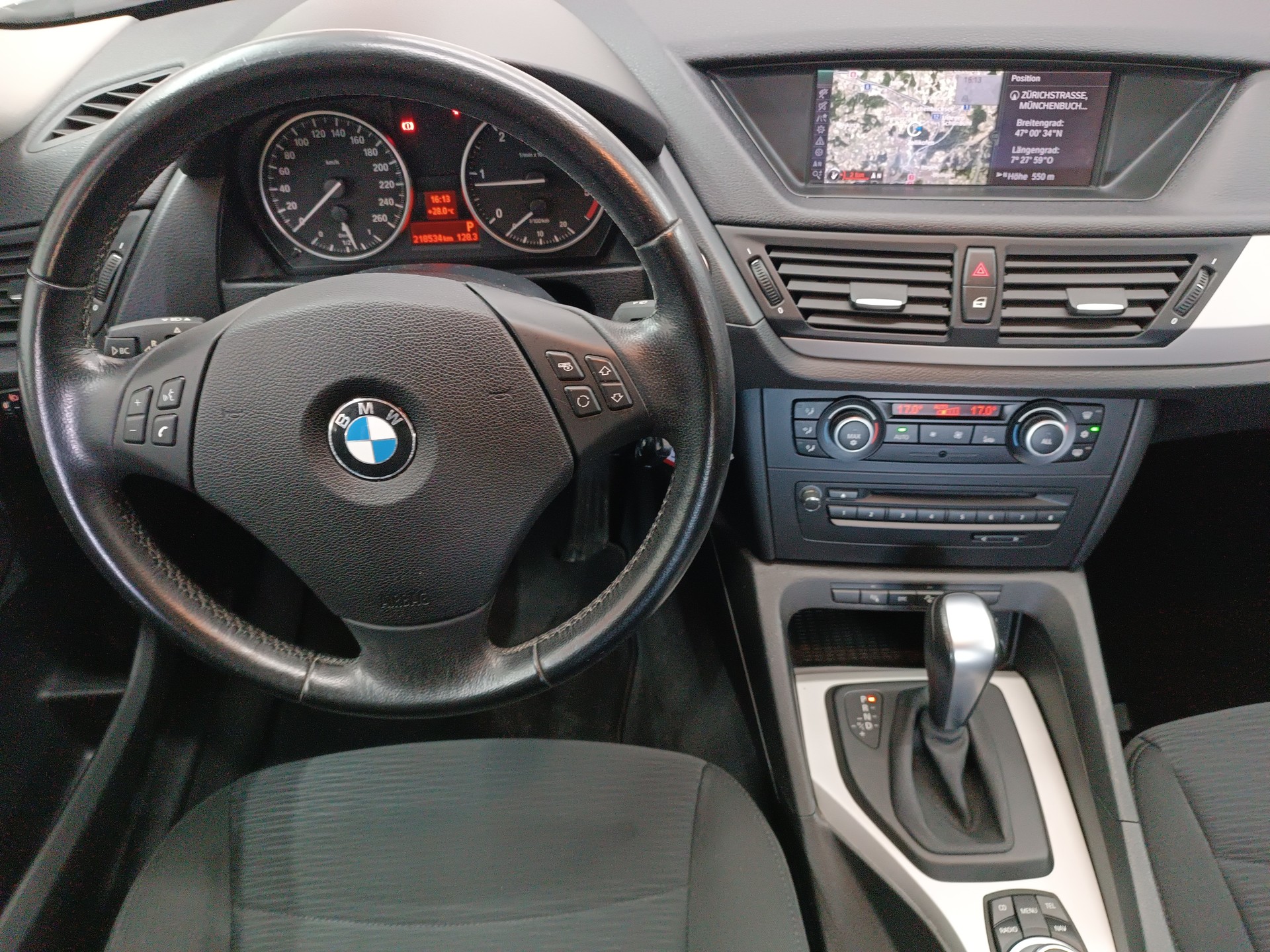 BMW X1 xDrive 20d Steptronic-image-8