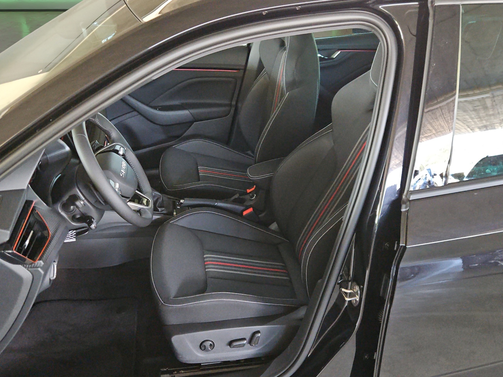 SKODA Scala 1.5 TSI Monte Carlo DSG-image-8