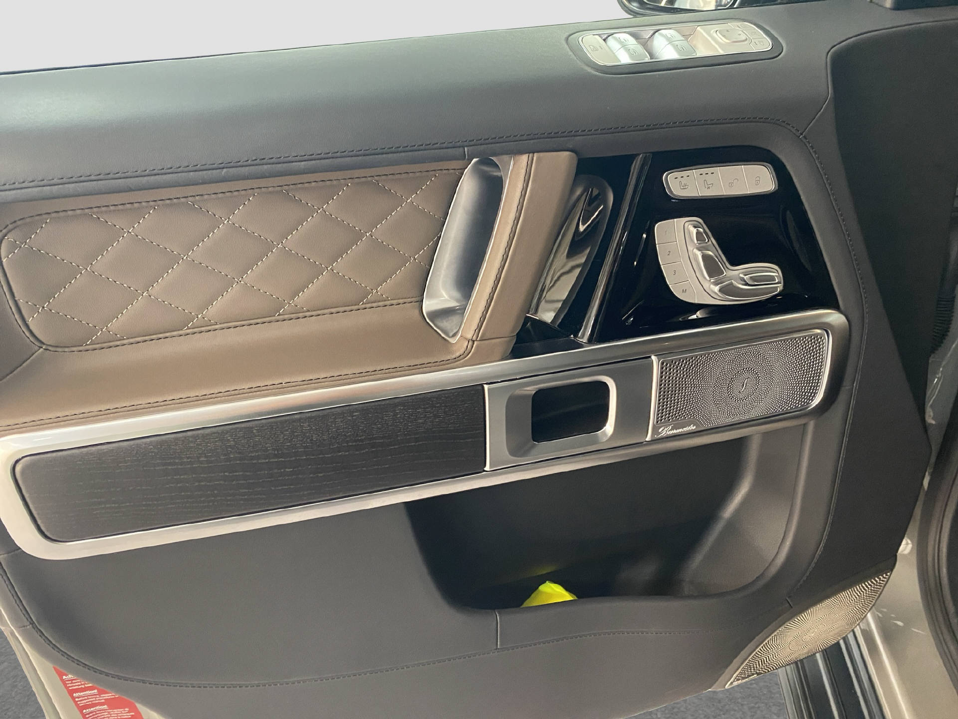MERCEDES-BENZ G 63 AMG-image-12
